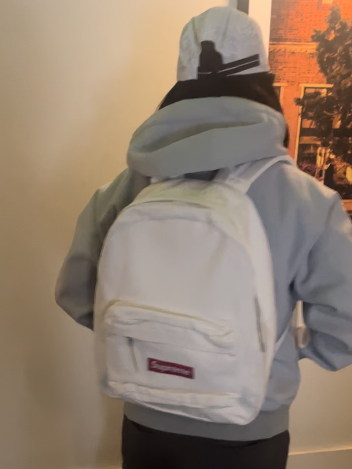 Supreme Windstopper Zip Up Hooded Sweatshirt Light Grey - 22FW, Supreme Canvas Backpack White 착용 스타일 - 3