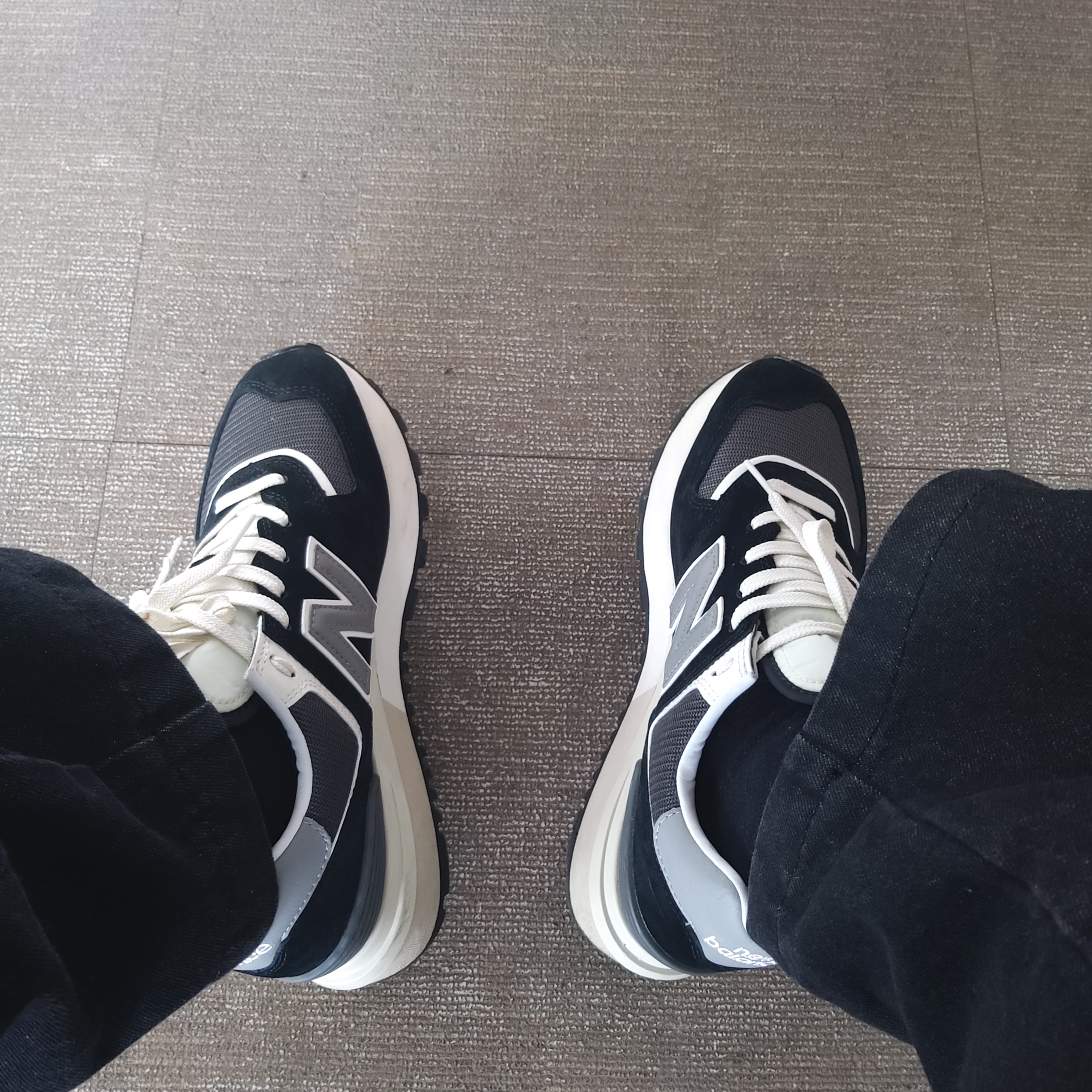 New Balance 574 Legacy Black 착용 스타일