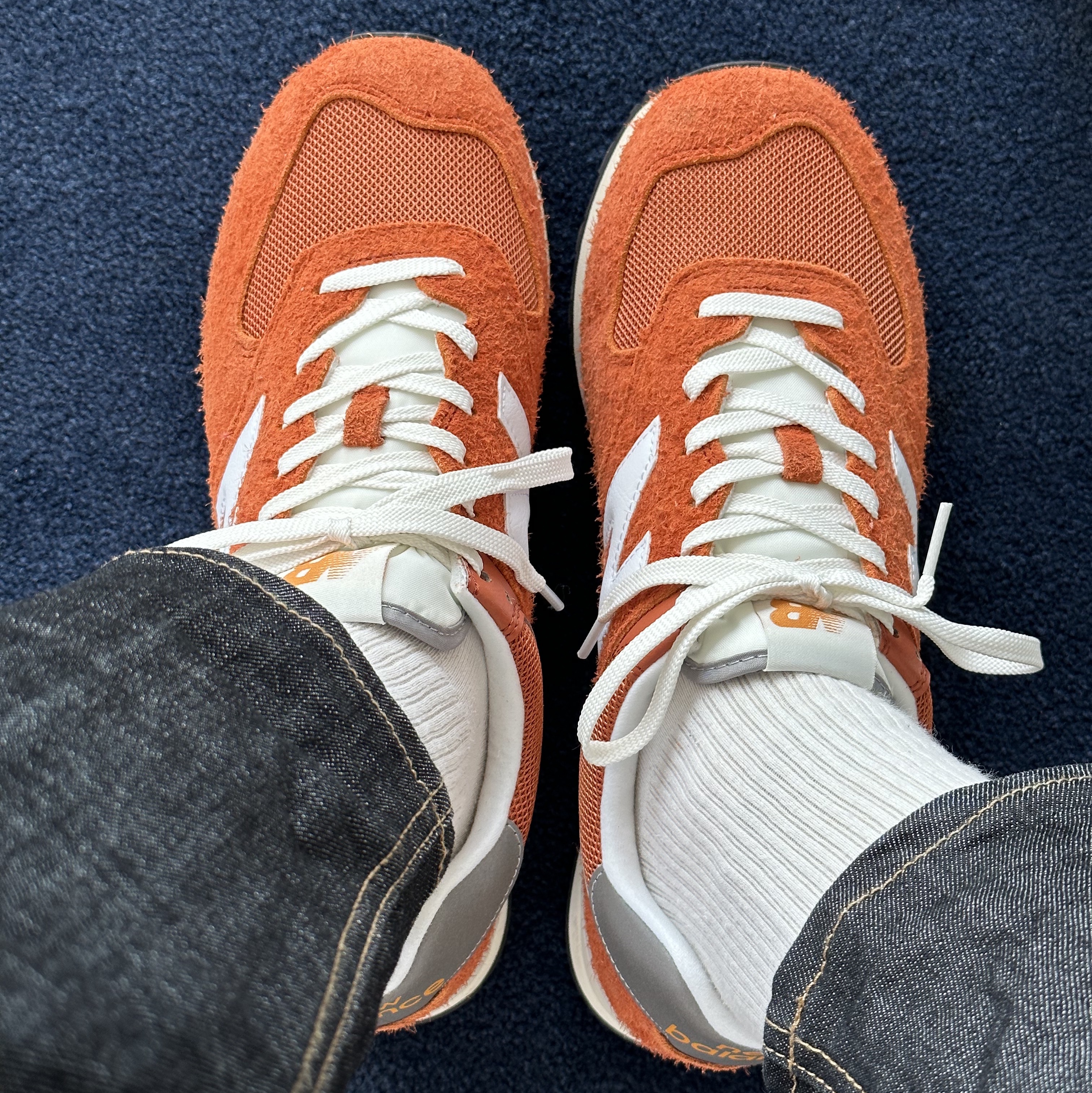 New Balance 574 Heritage Orange Burst White 착용 스타일