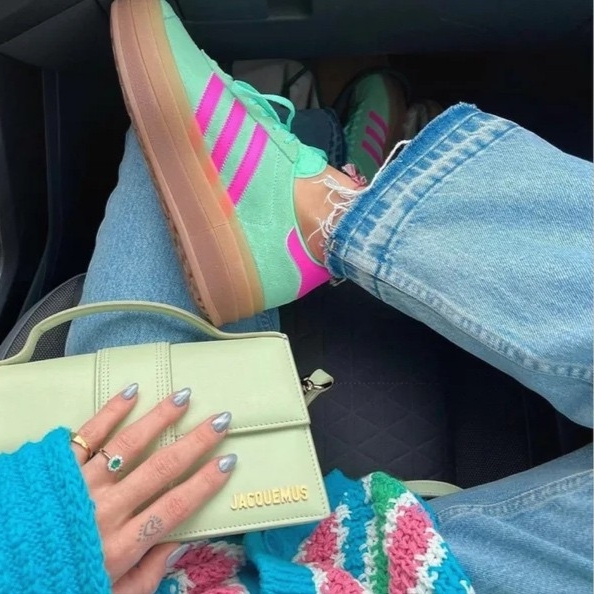 (W) Adidas Gazelle Bold Pulse Mint Pink, Zara x Ader Error Patchwork Jeans Blue 착용 스타일 - 4
