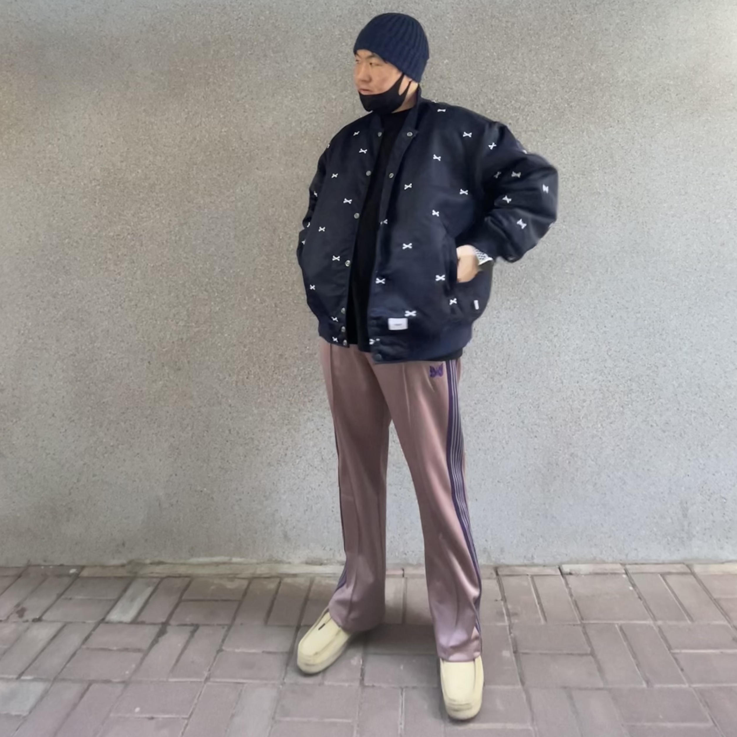 Needles Straight Track Pants Poly Smooth Taupe, Clarks Wallabee Maple Suede 착용 스타일