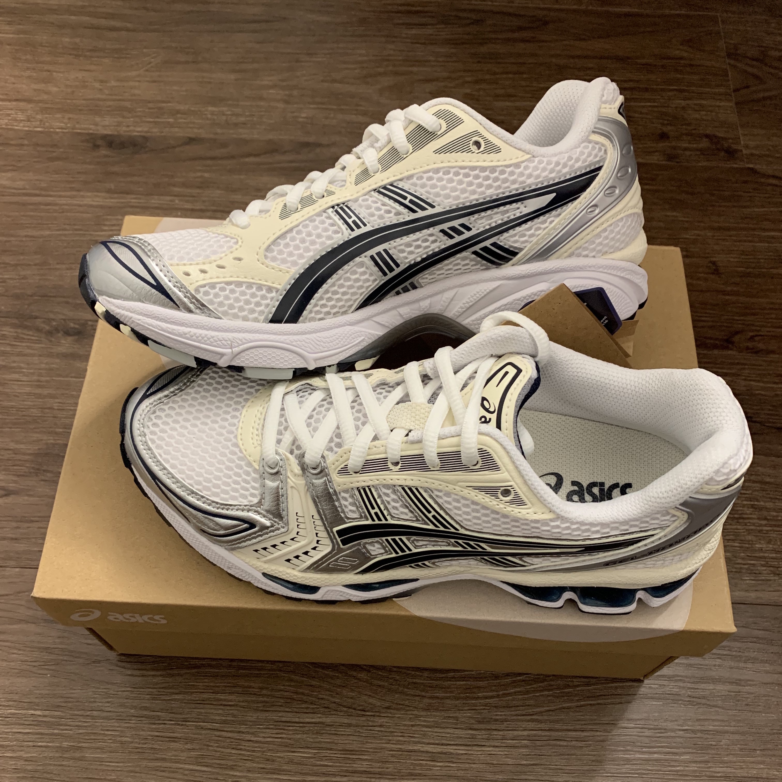 (W) Asics Gel-Kayano 14 White Midnight 착용 스타일