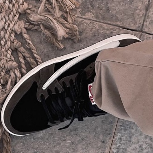 Jordan 1 x Travis Scott Retro Low OG SP Mocha 착용 스타일