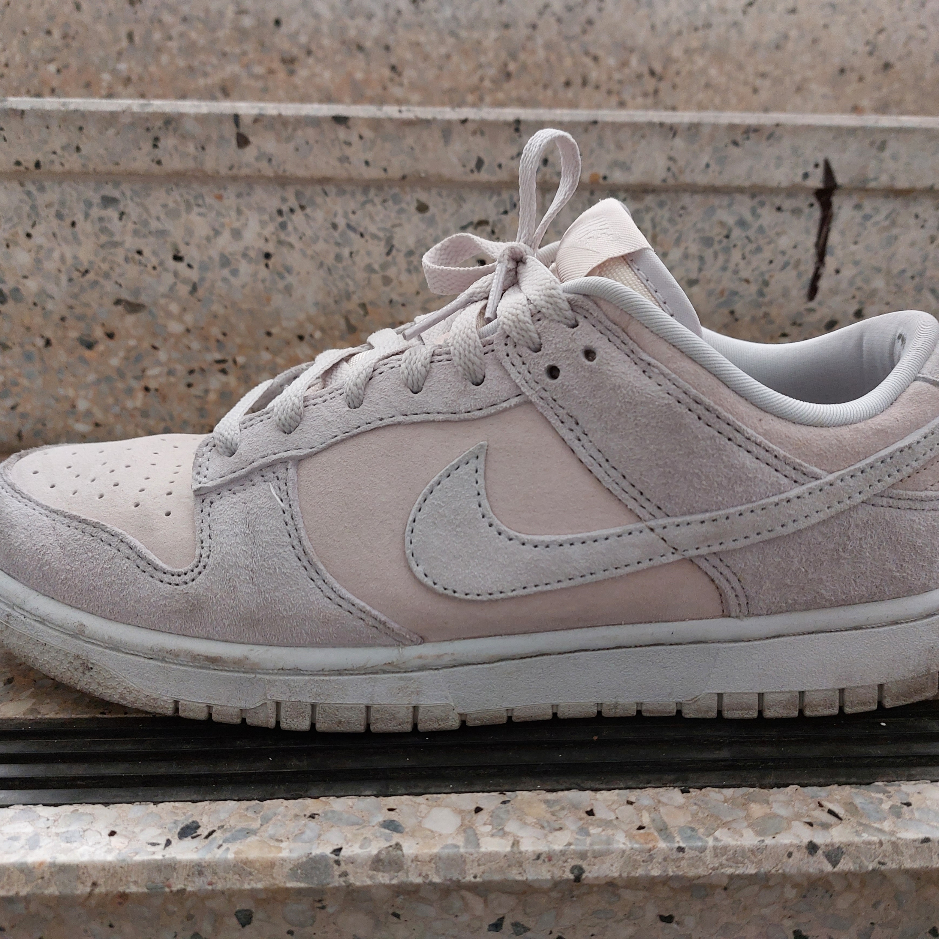Nike Dunk Low Retro PRM Vast Grey 착용 스타일