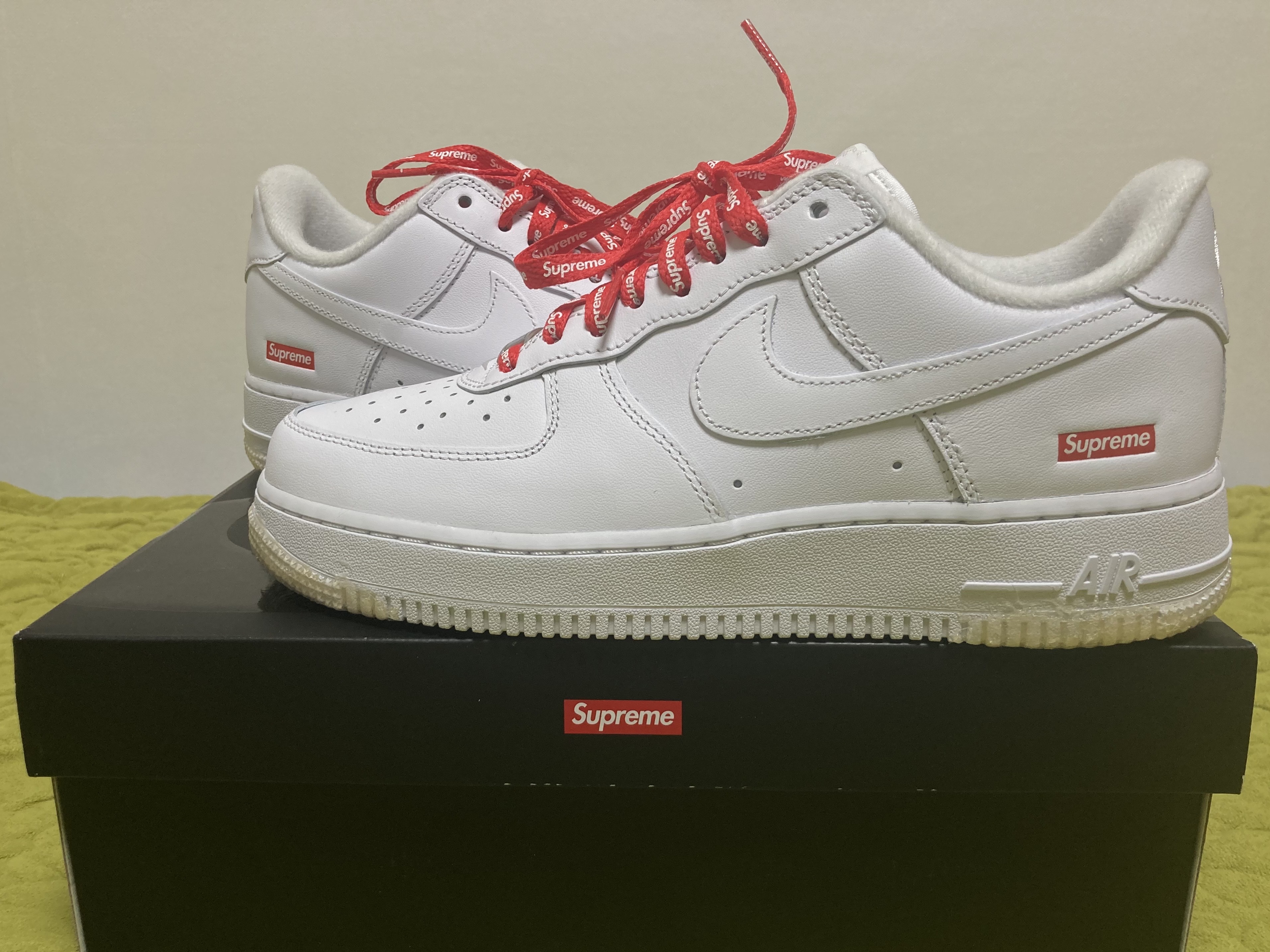 Nike x Supreme Air Force 1 Low White 착용 스타일