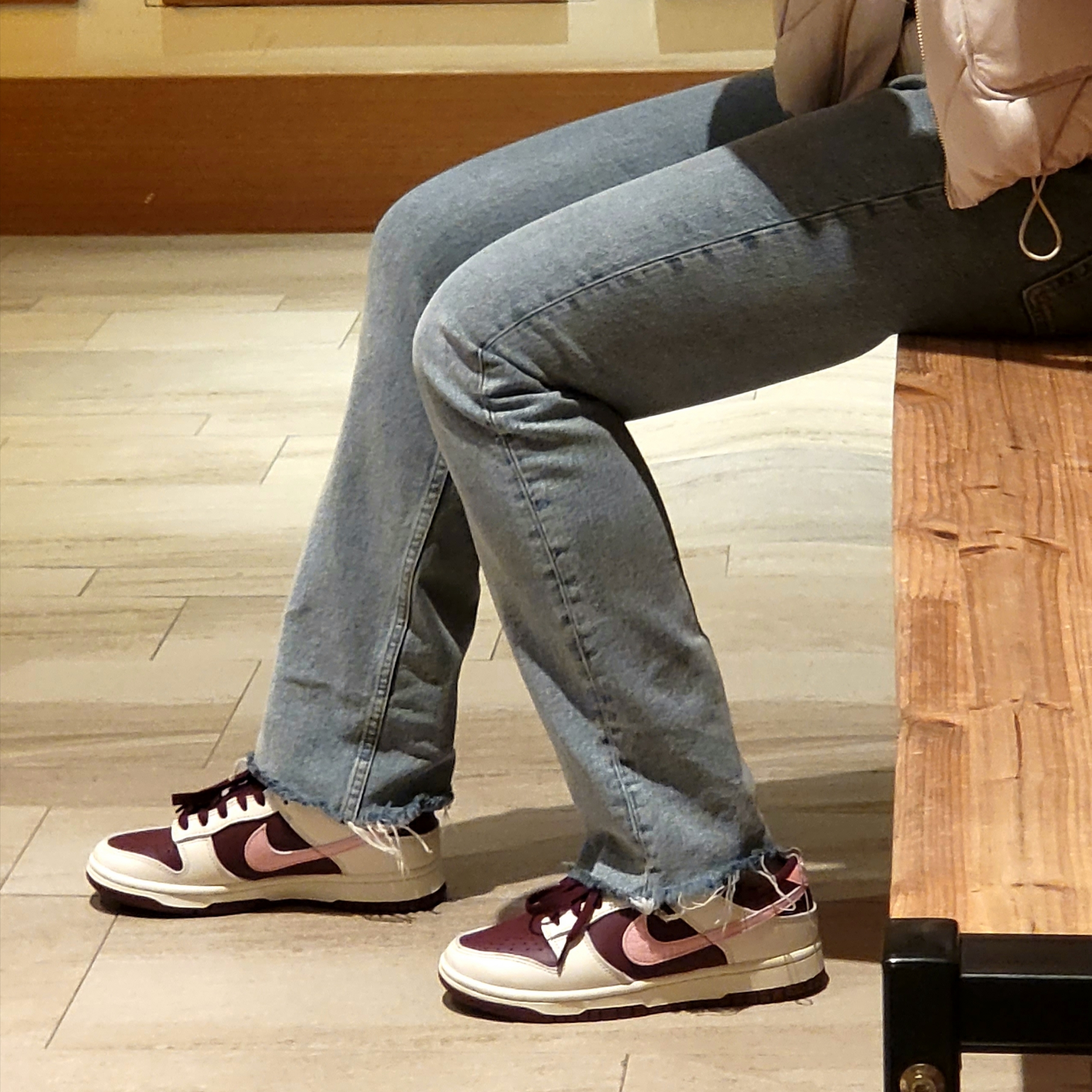NIke Dunk Low Retro Night Maroon and Medium Soft Pink 착용 스타일