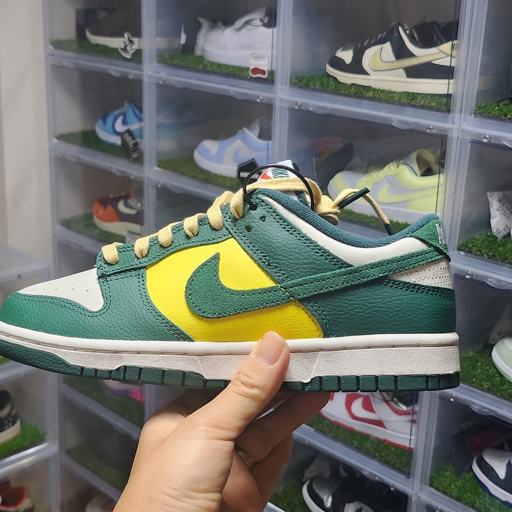 (W) Nike Dunk Low SE Opti Noble Green 착용 스타일 - 2