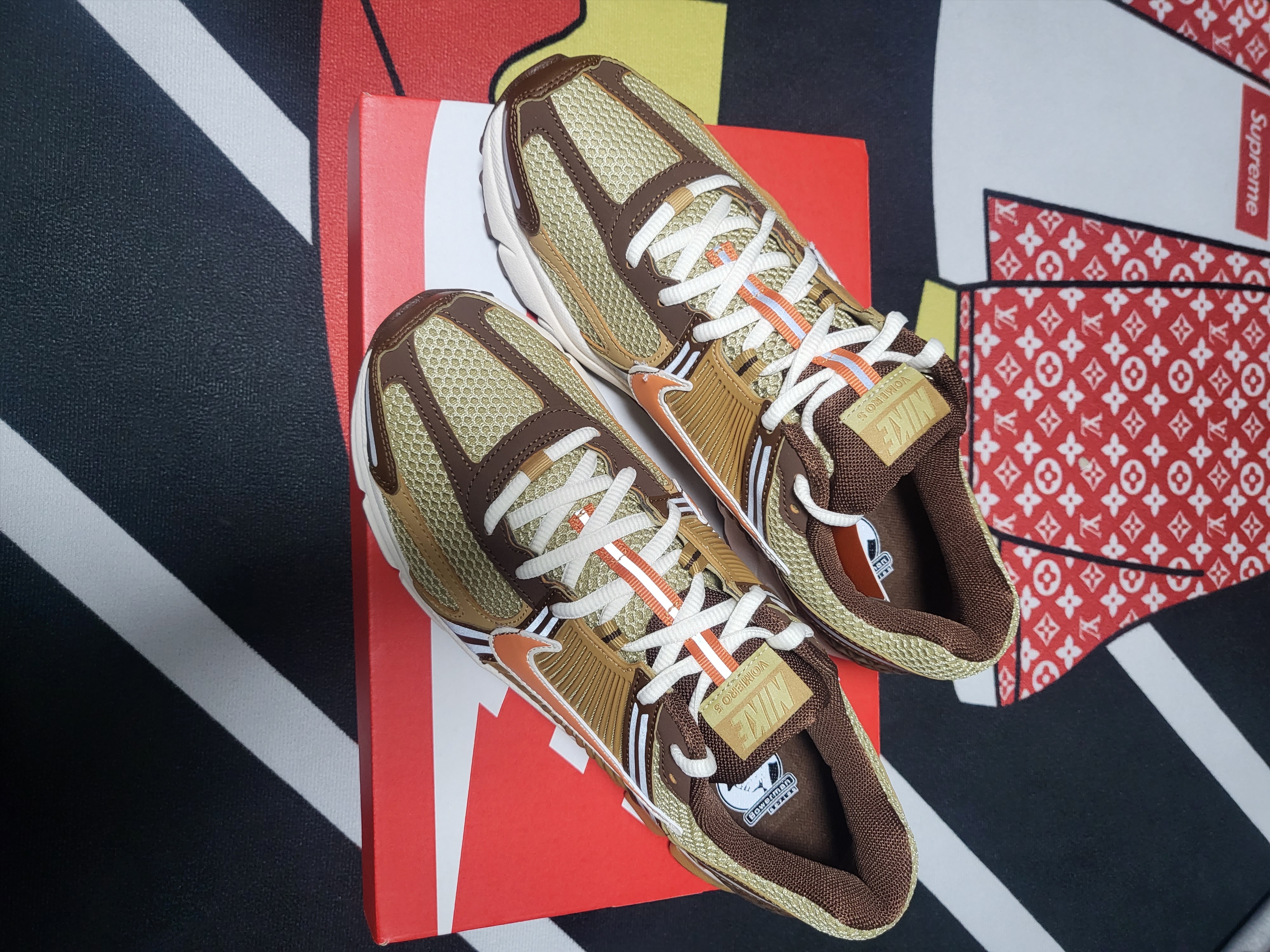 Nike Zoom Vomero 5 Wheat Grass and Cacao Wow 착용 스타일