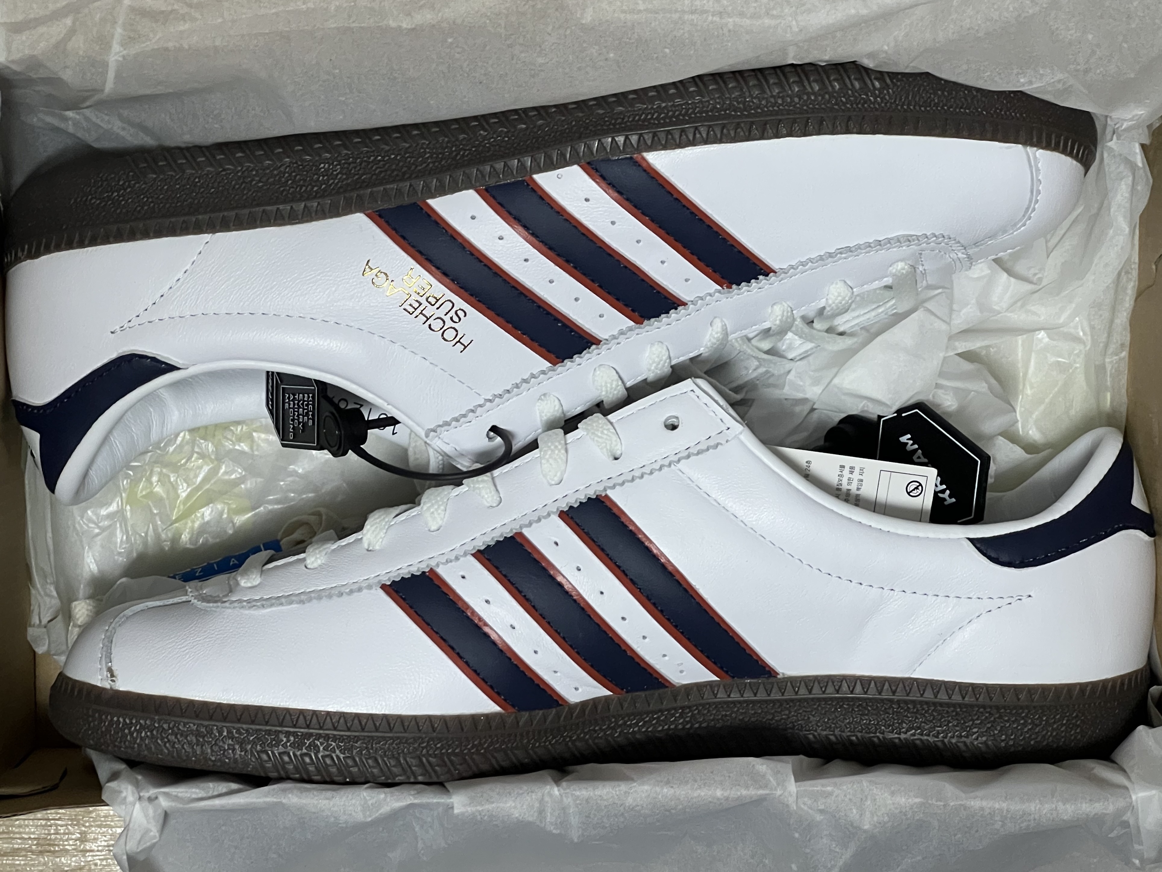 Adidas Hochelaga Spezial Cloud White 착용 스타일 - 2
