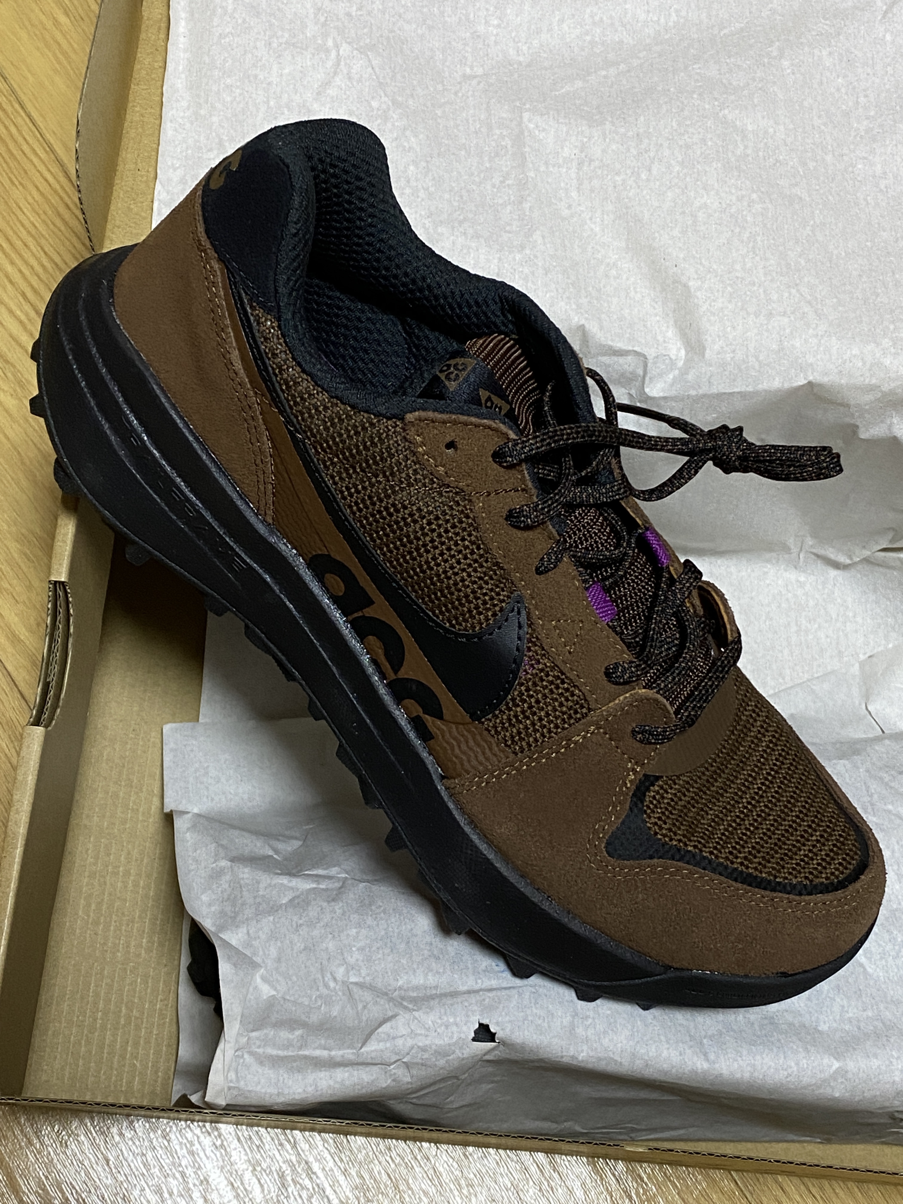 Nike ACG Lowcate Cacao Wow 착용 스타일