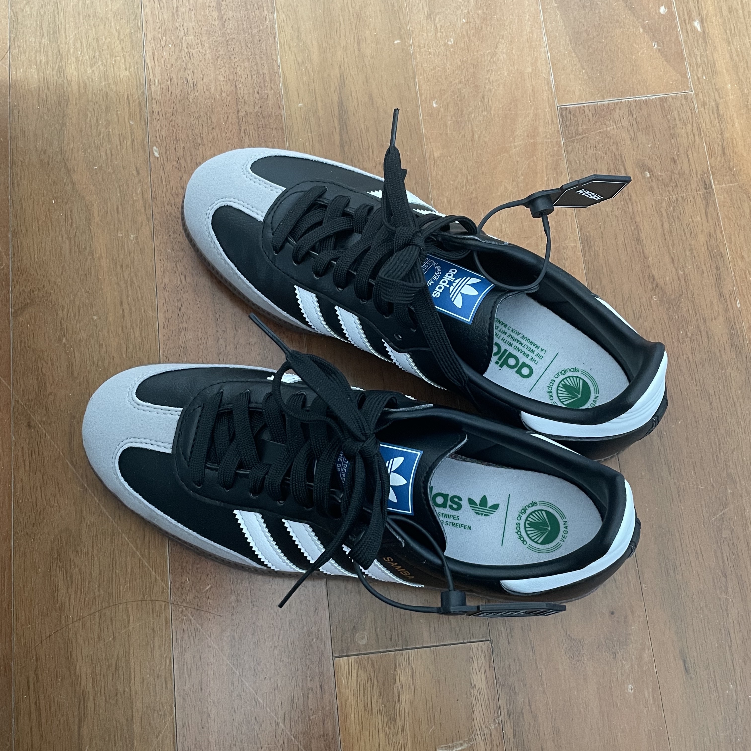 Adidas Samba Vegan Black White 착용 스타일