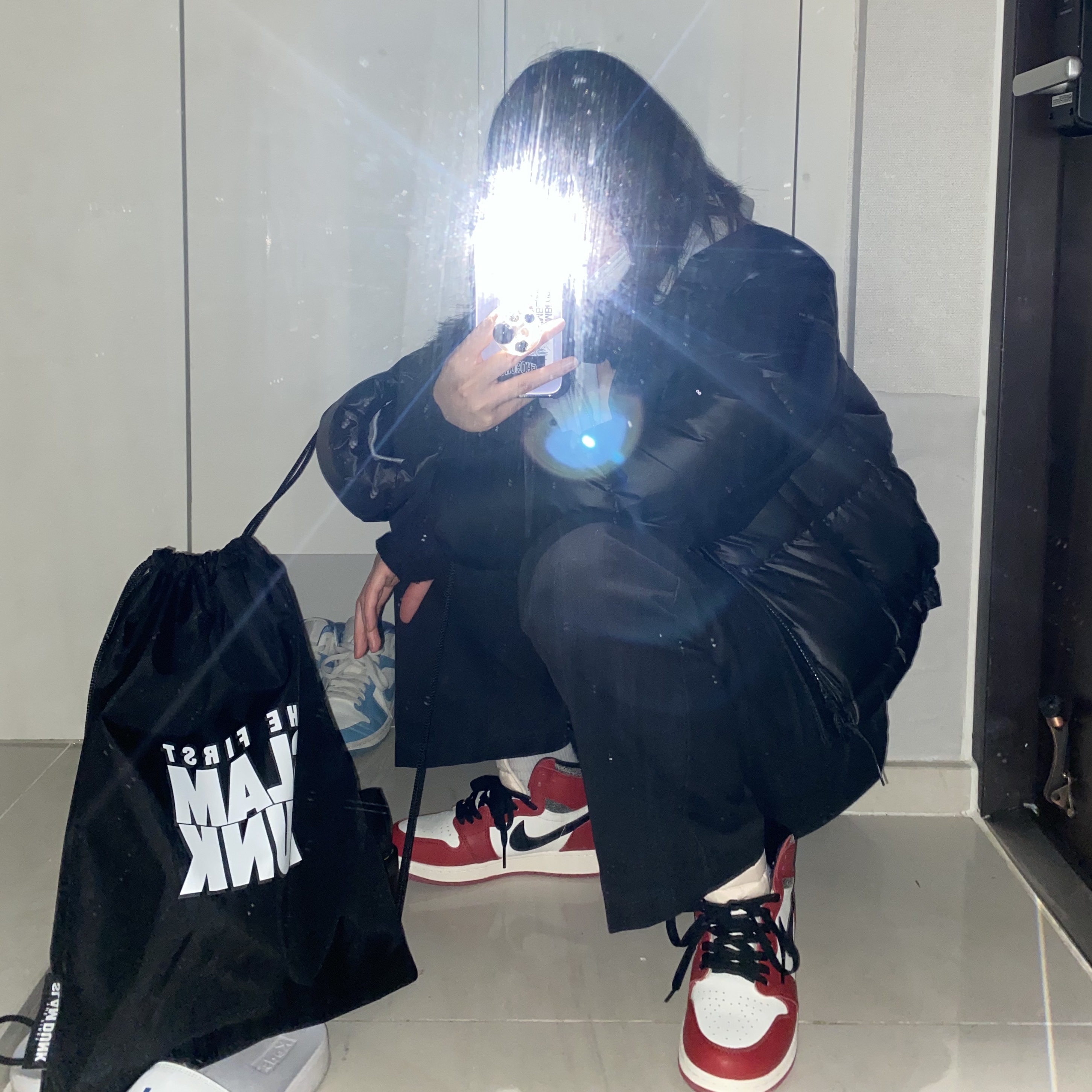 (W) The North Face White Label Novelty Nuptse Down Jacket Black, (GS) Jordan 1 Retro High OG Chicago 2022 착용 스타일