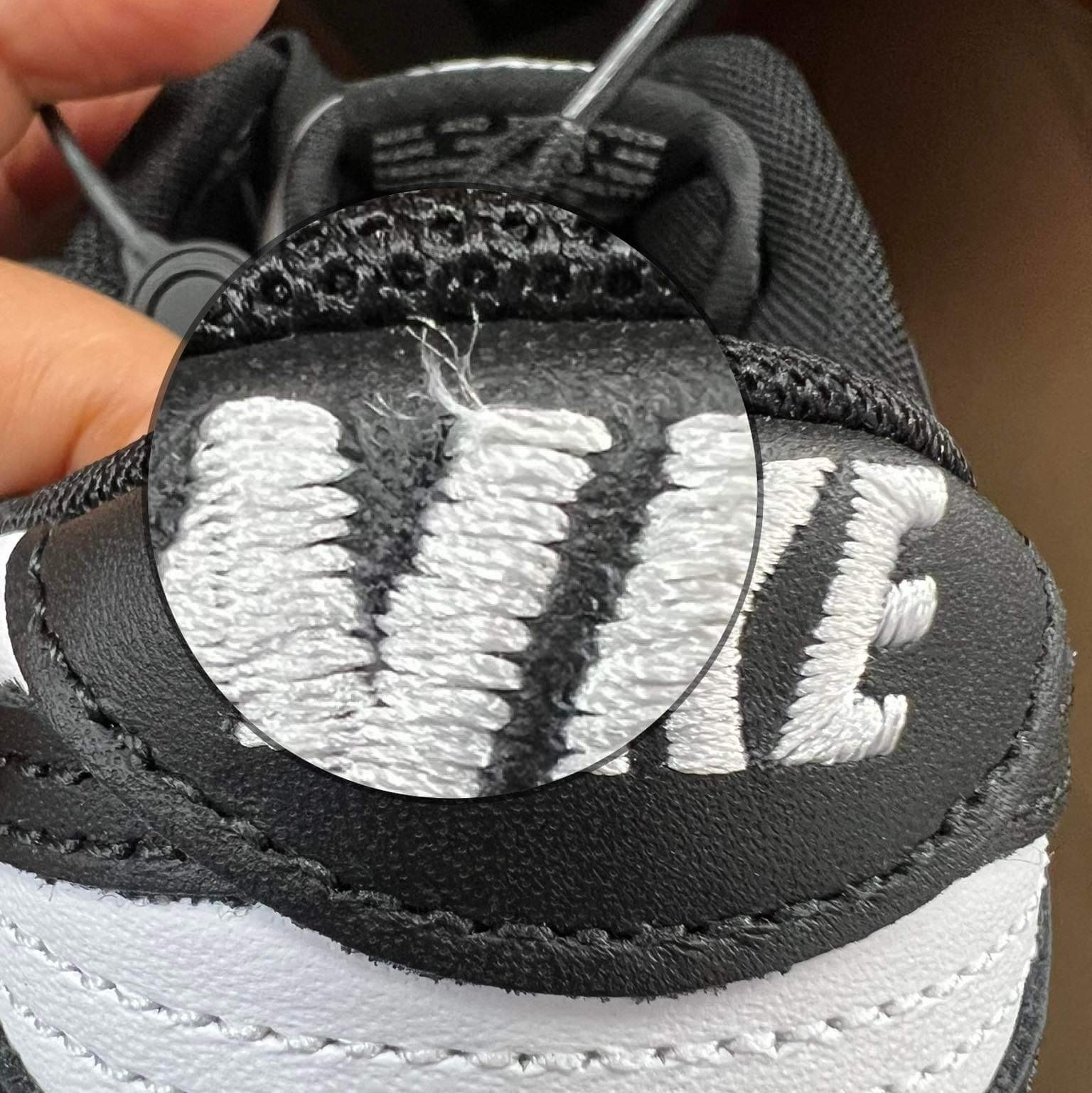 Nike Dunk Low Retro Black 착용 스타일 - 1