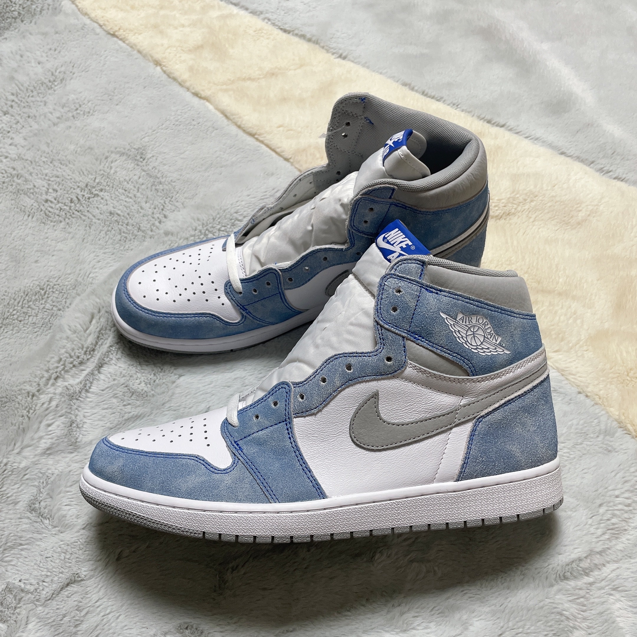 Jordan 1 Retro High OG Hyper Royal 착용 스타일 - 2