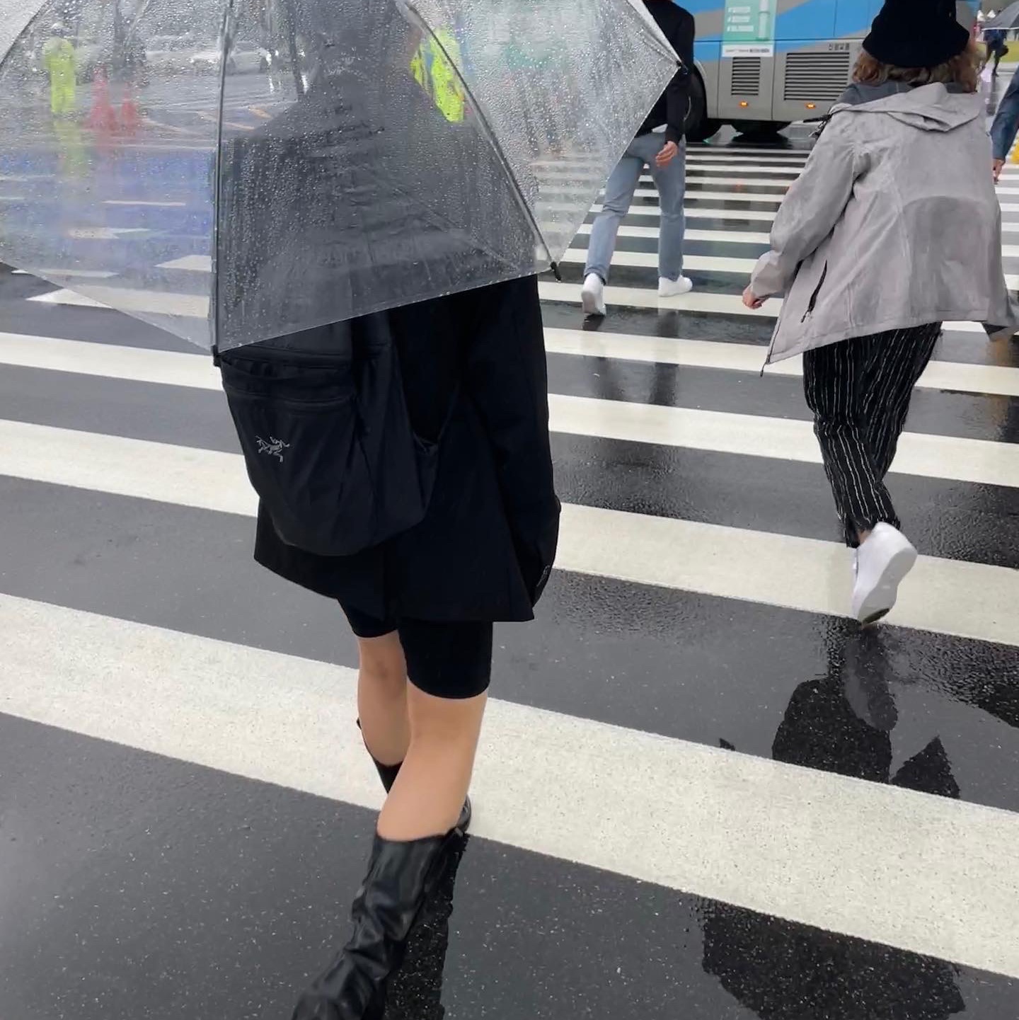 Arc'teryx Heliad 15 Backpack Black 착용 스타일 - 1