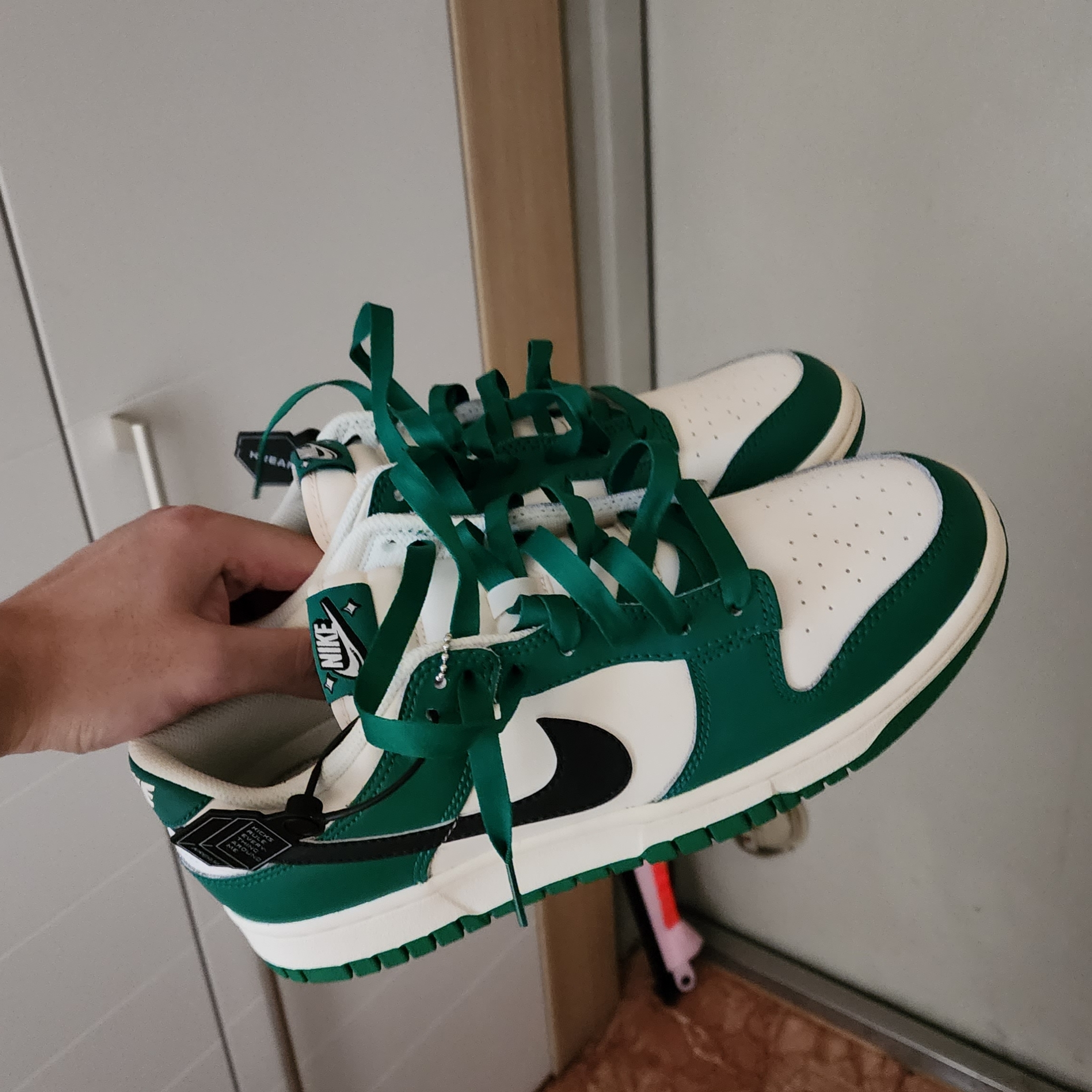 Nike Dunk Low Retro SE Jackpot Malachite 착용 스타일