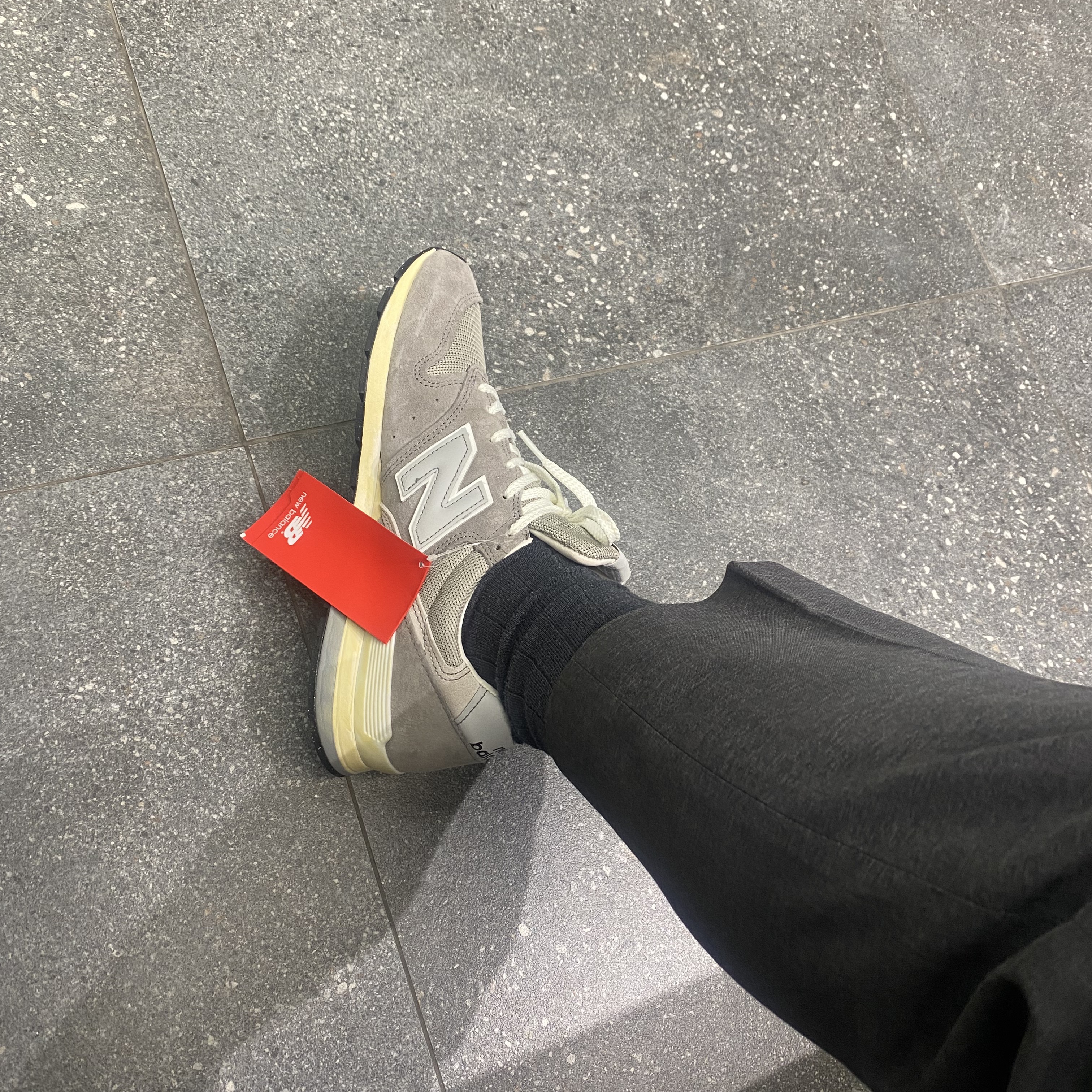 New Balance 990v1 Made in USA Grey White 착용 스타일