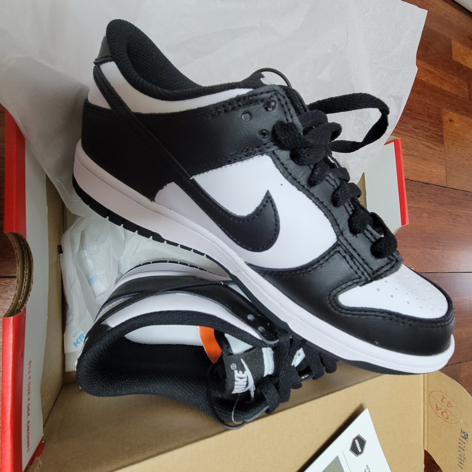 (GS) Nike Dunk Low Black 착용 스타일 - 1