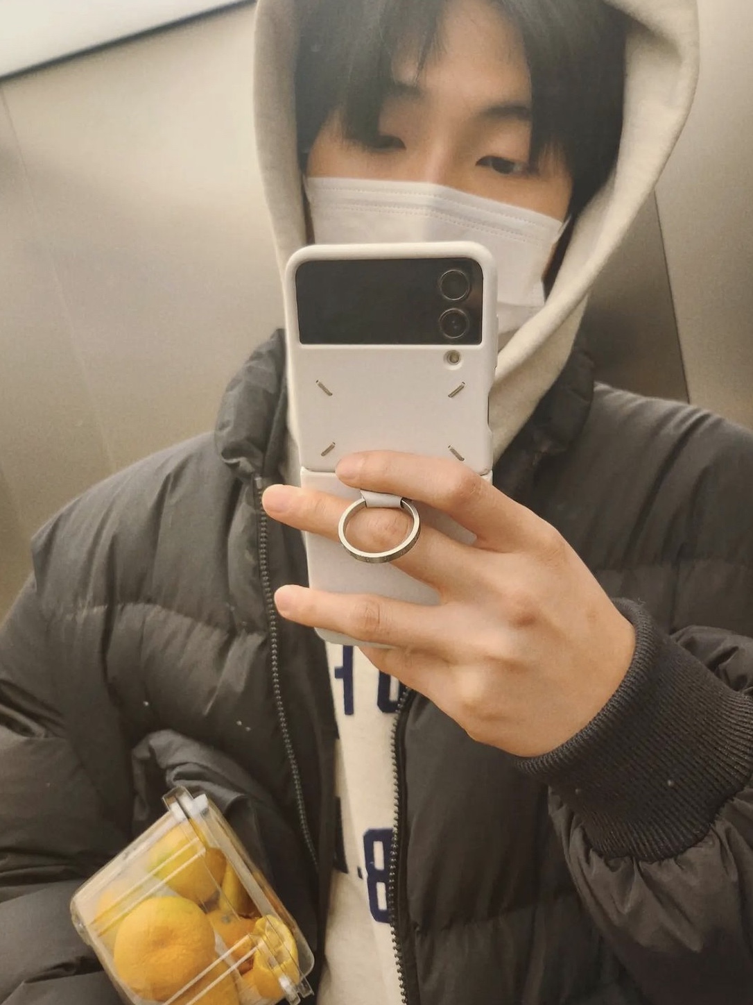 Fear of God Baseball Hoodie Cream Heather, Samsung Galaxy Z Flip4 Maison Margiela Edition (Korean Ver.) 착용 스타일
