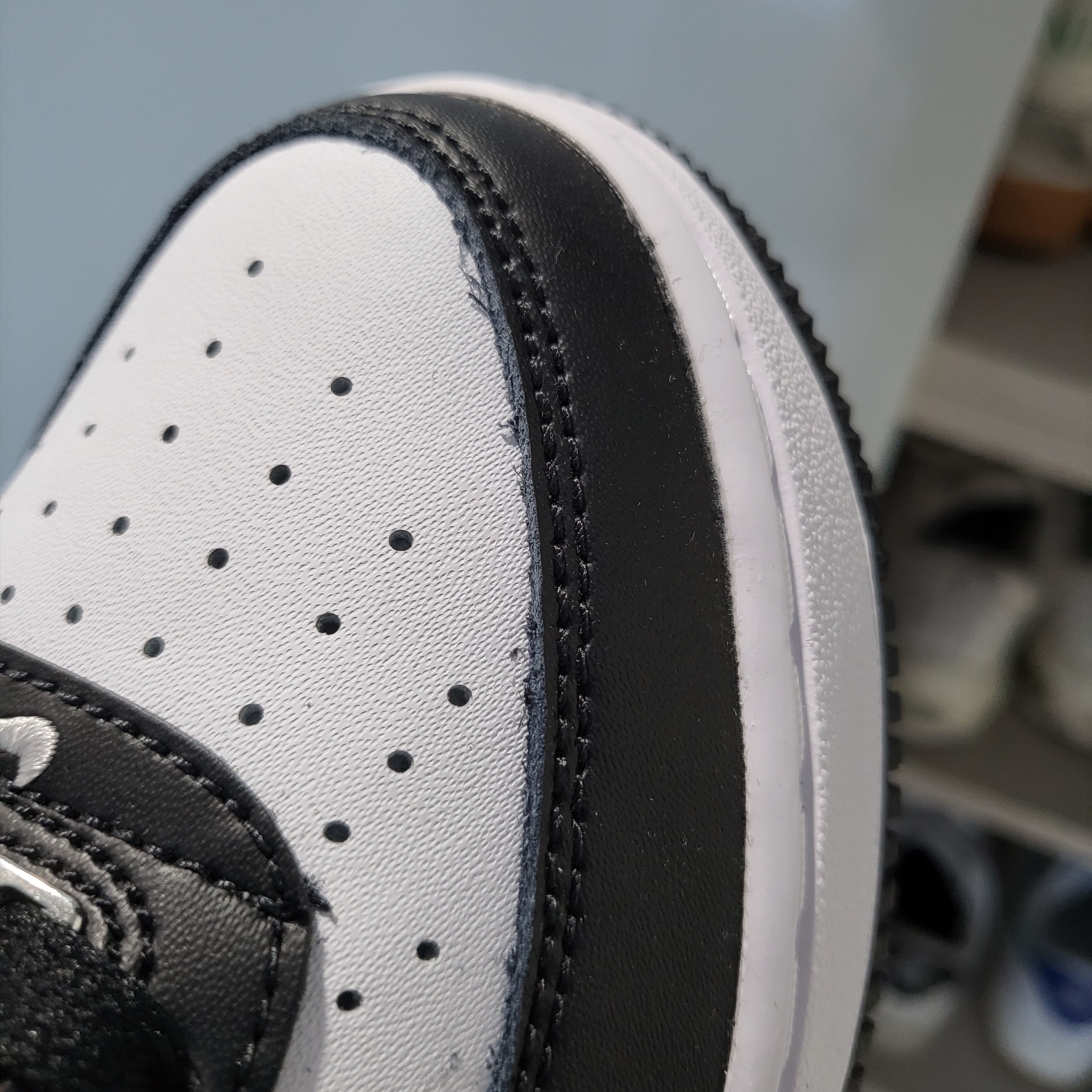 (GS) Nike Air Force 1 LV8 2 Black White 착용 스타일 - 1