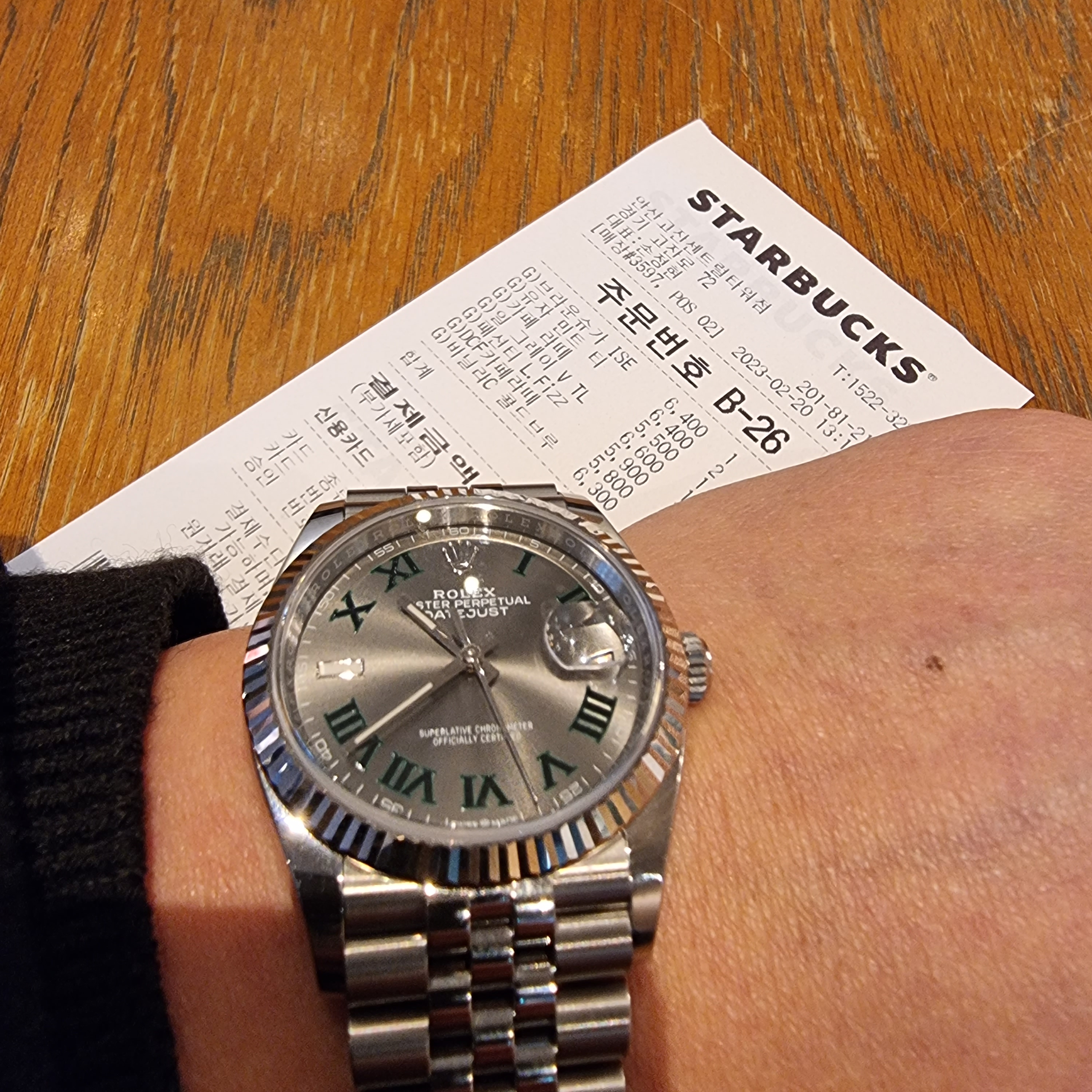 Rolex Datejust 36mm 126234 Slate Roman Jubilee 착용 스타일