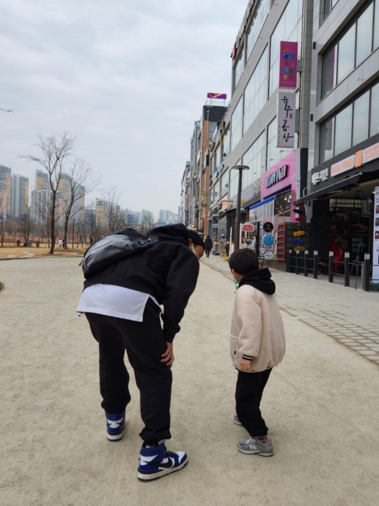 Nike x Ambush Dunk High Deep Royal Blue, Nike NRG Solo Swoosh Fleece Hoodie Black White - US/EU 착용 스타일 - 2
