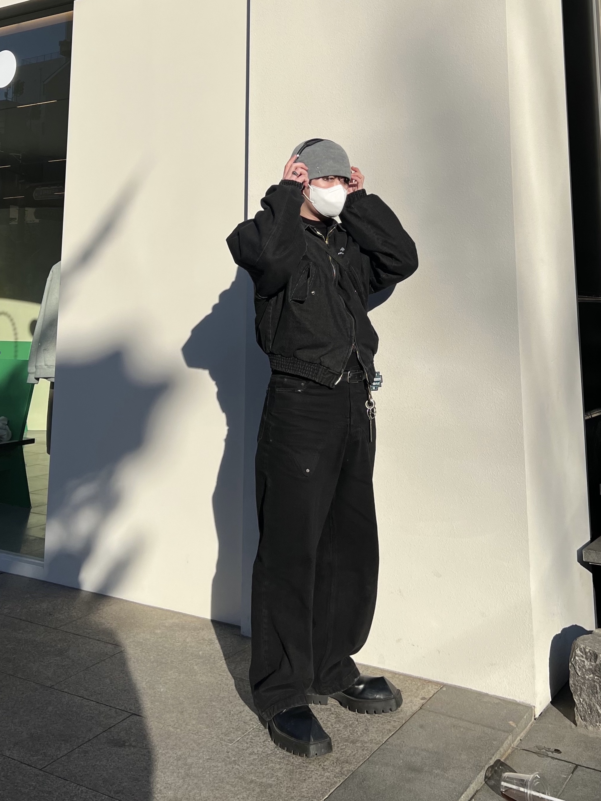 Balenciaga Rhino Derby Shoes Black, Apple AirPods Max Lightning Space Gray (Korean Ver.) 착용 스타일 - 1