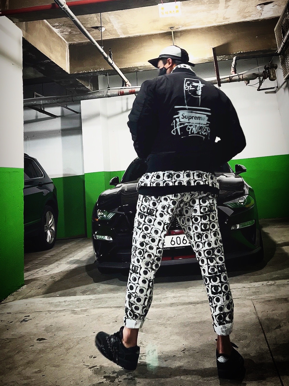 Supreme x Jean Paul Gaultier T-Shirt Black - 19SS, Supreme x Jean Paul Gaultier Reversible Backpack MA-1 Silver - 19SS 착용 스타일 - 1