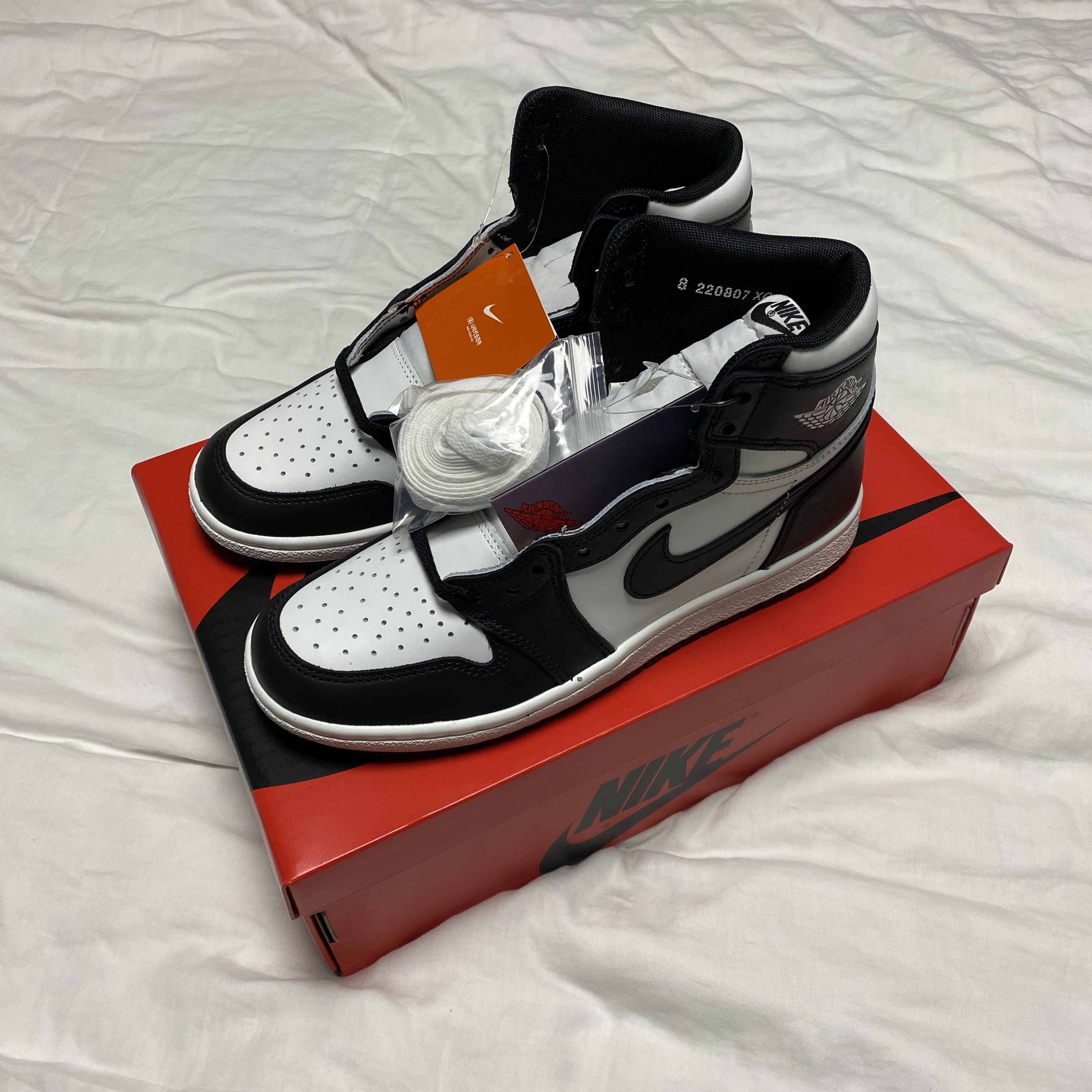 Jordan 1 High 85 Black White 착용 스타일 - 3