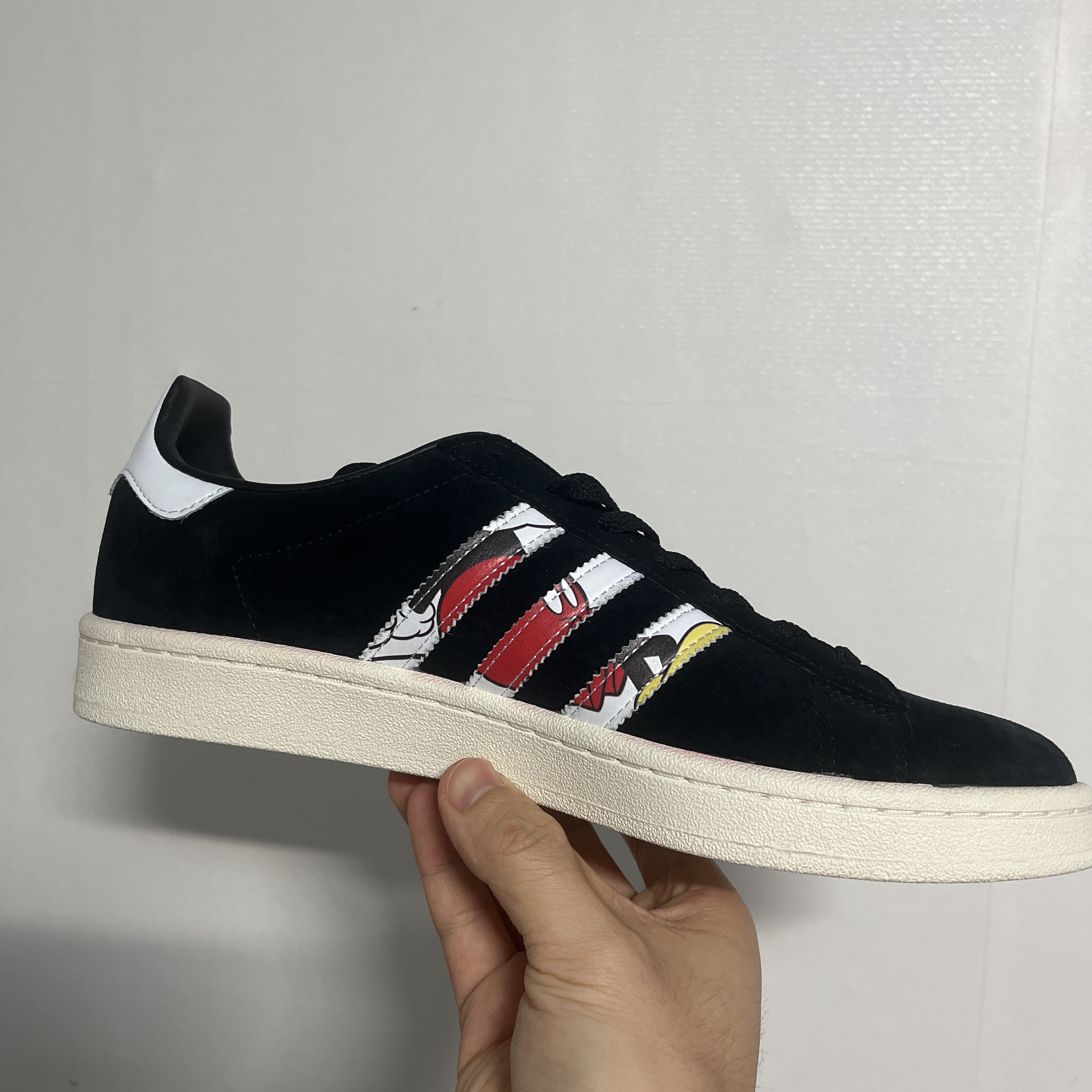 Adidas x Disney Campus Core Black Cloud White 착용 스타일 - 2