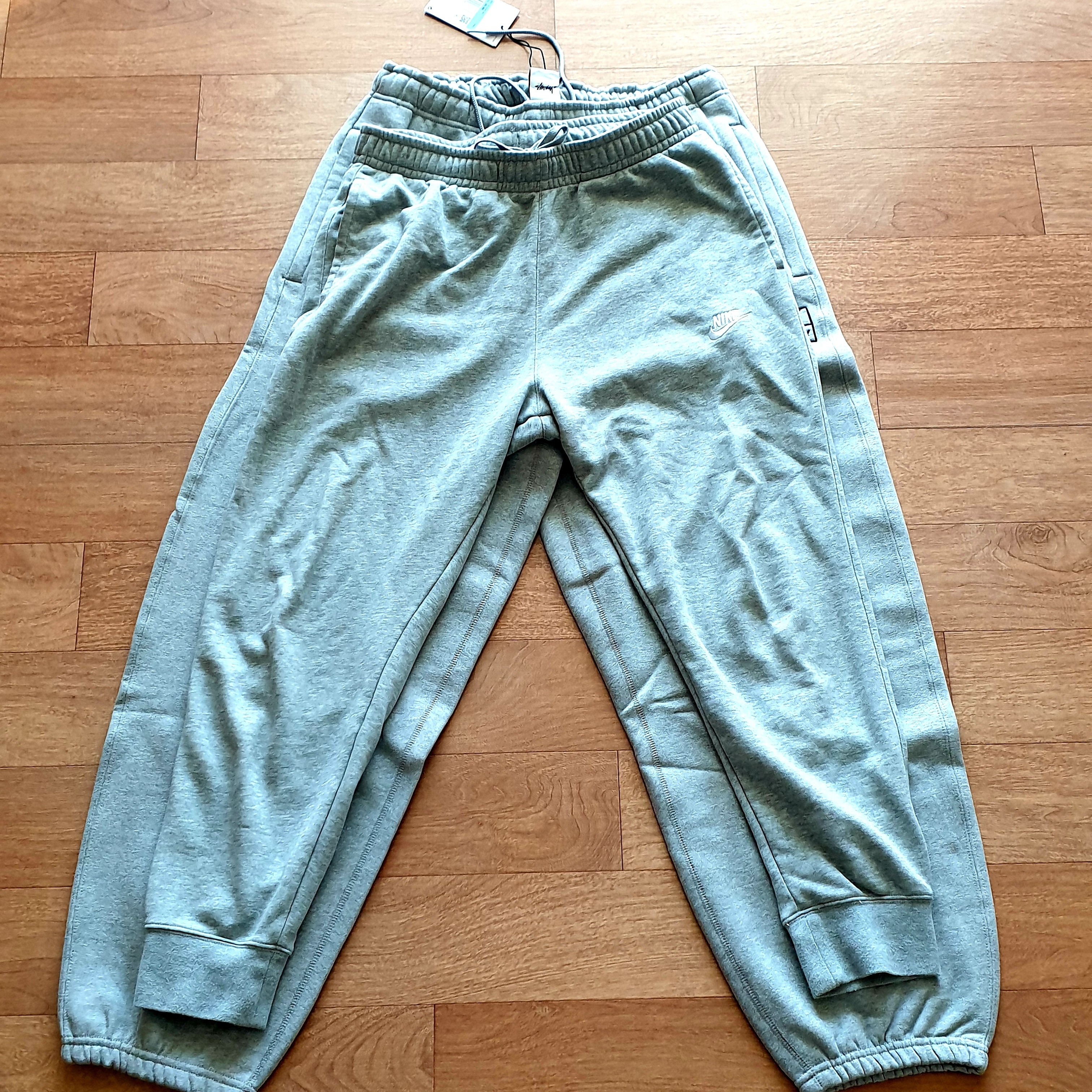Nike x Stussy NRG Fleece Pants Dark Grey Heather (DO9340-063), Nike NSW Club Jogger Dark Grey Heather - Asia 착용 스타일 - 2