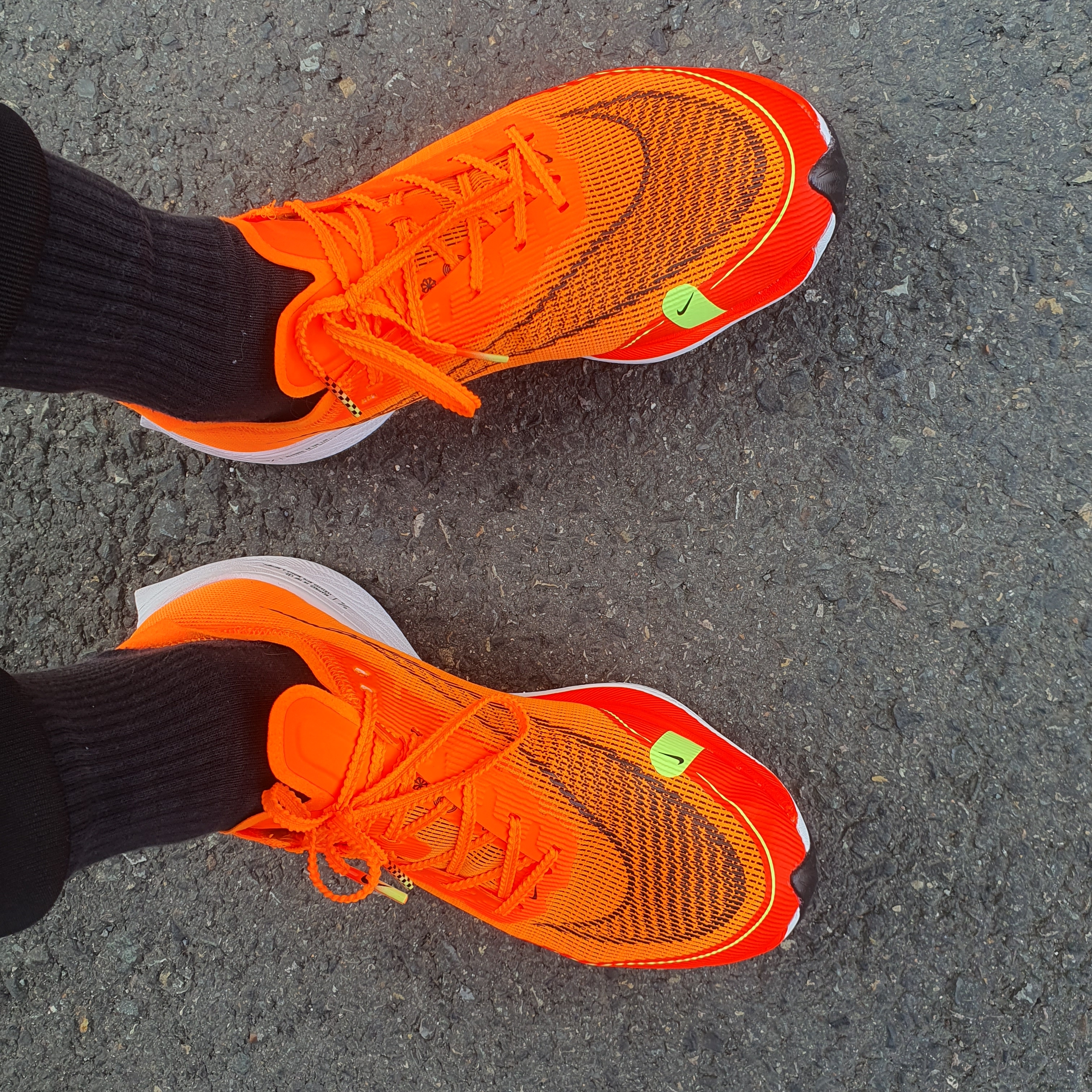 Nike ZoomX Vaporfly Next% 2 Total Orange 착용 스타일