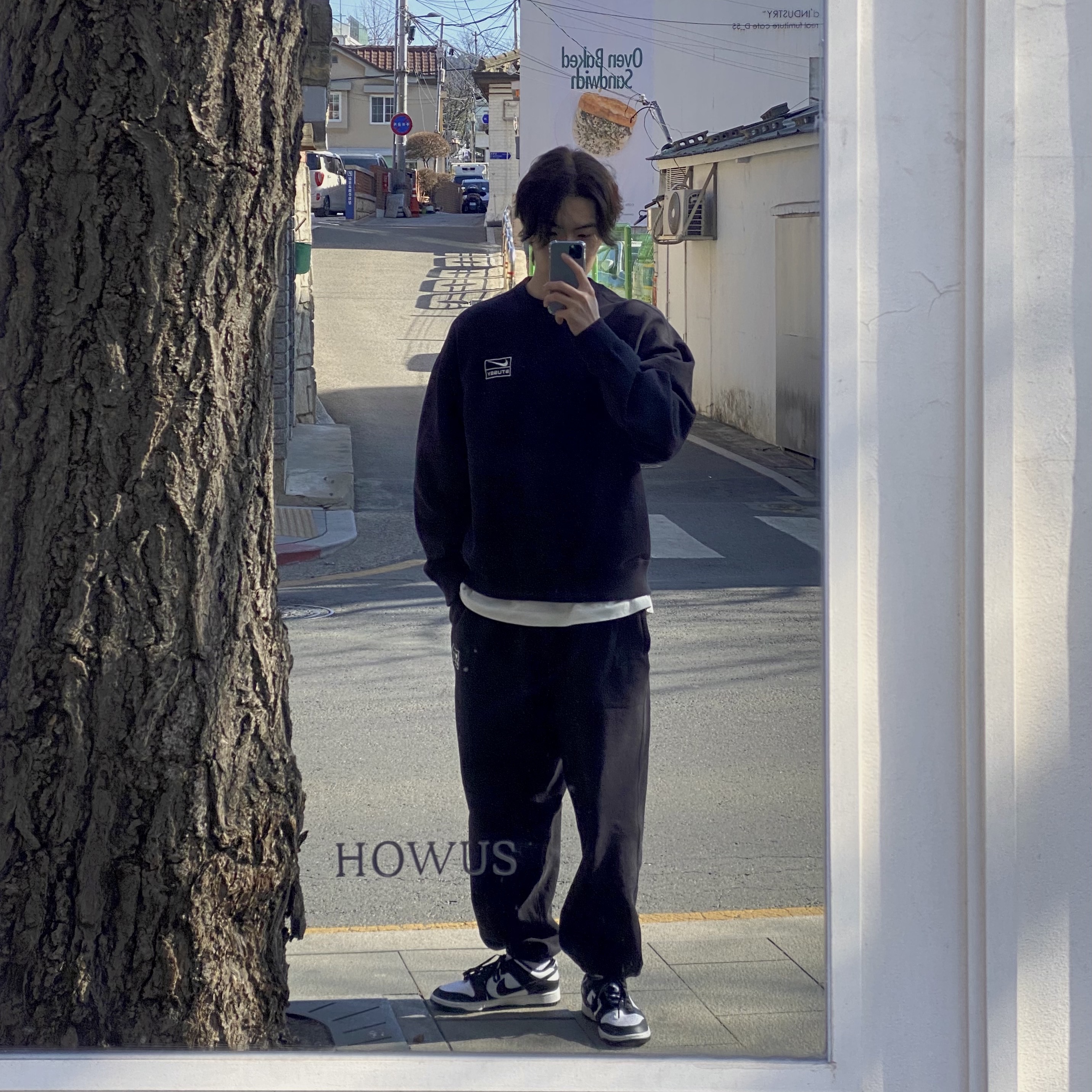 Nike x Stussy NRG Washed Fleece Crewneck Black (DO5310-010), Nike x Stussy NRG Washed Fleece Pants Black (DO5296-010) 착용 스타일