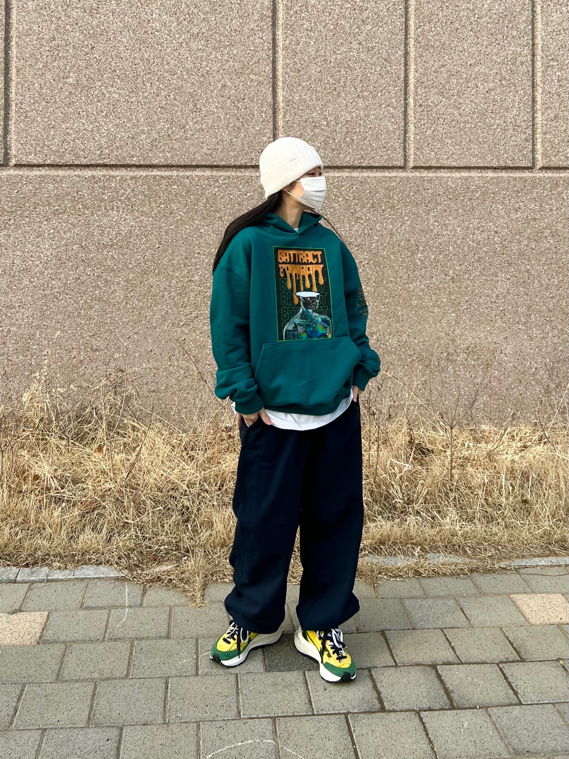 Nike NRG Beanie Summit White, Nike x Sacai VaporWaffle Tour Yellow & Gorge Green Sail 착용 스타일 - 1