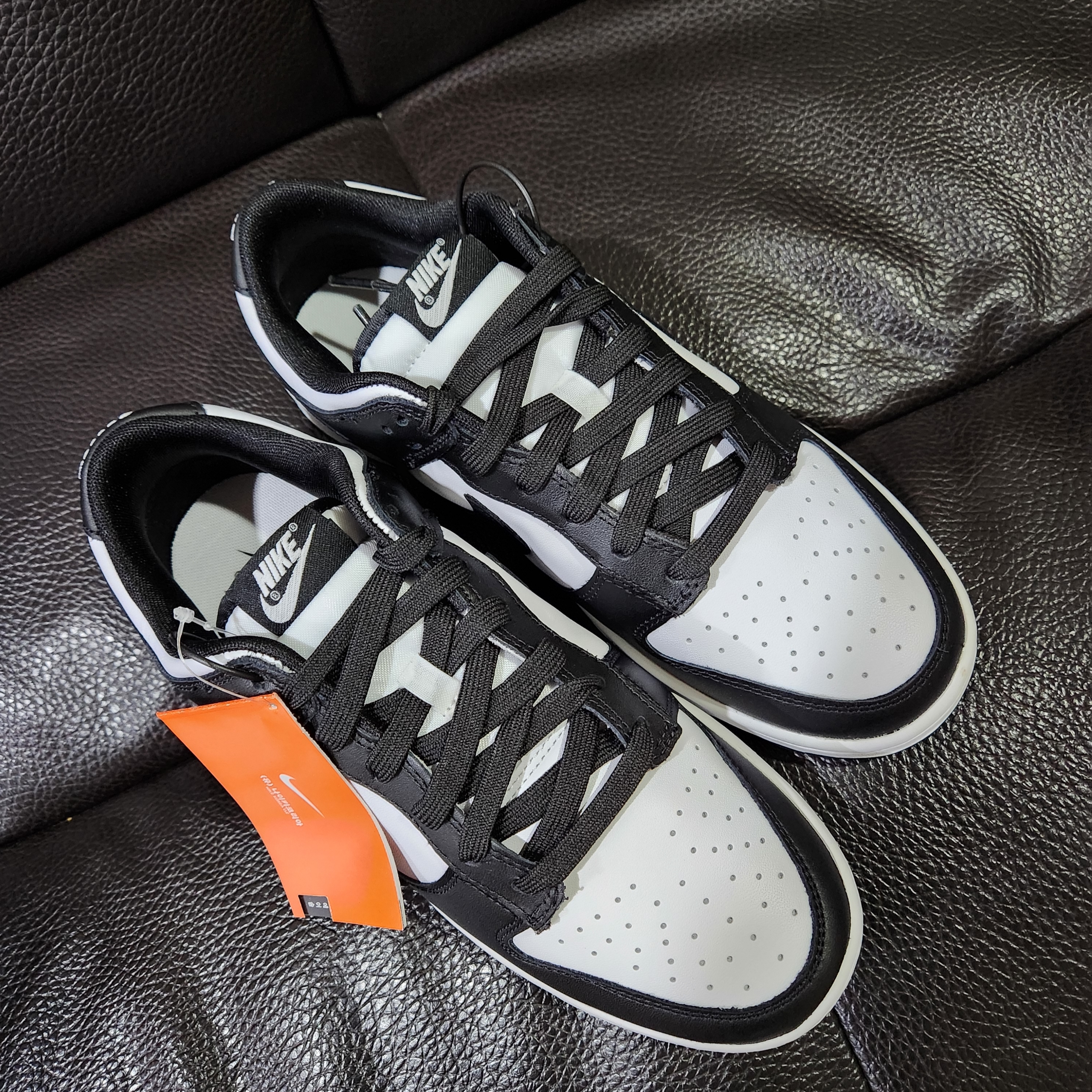 Nike Dunk Low Retro Black 착용 스타일 - 2