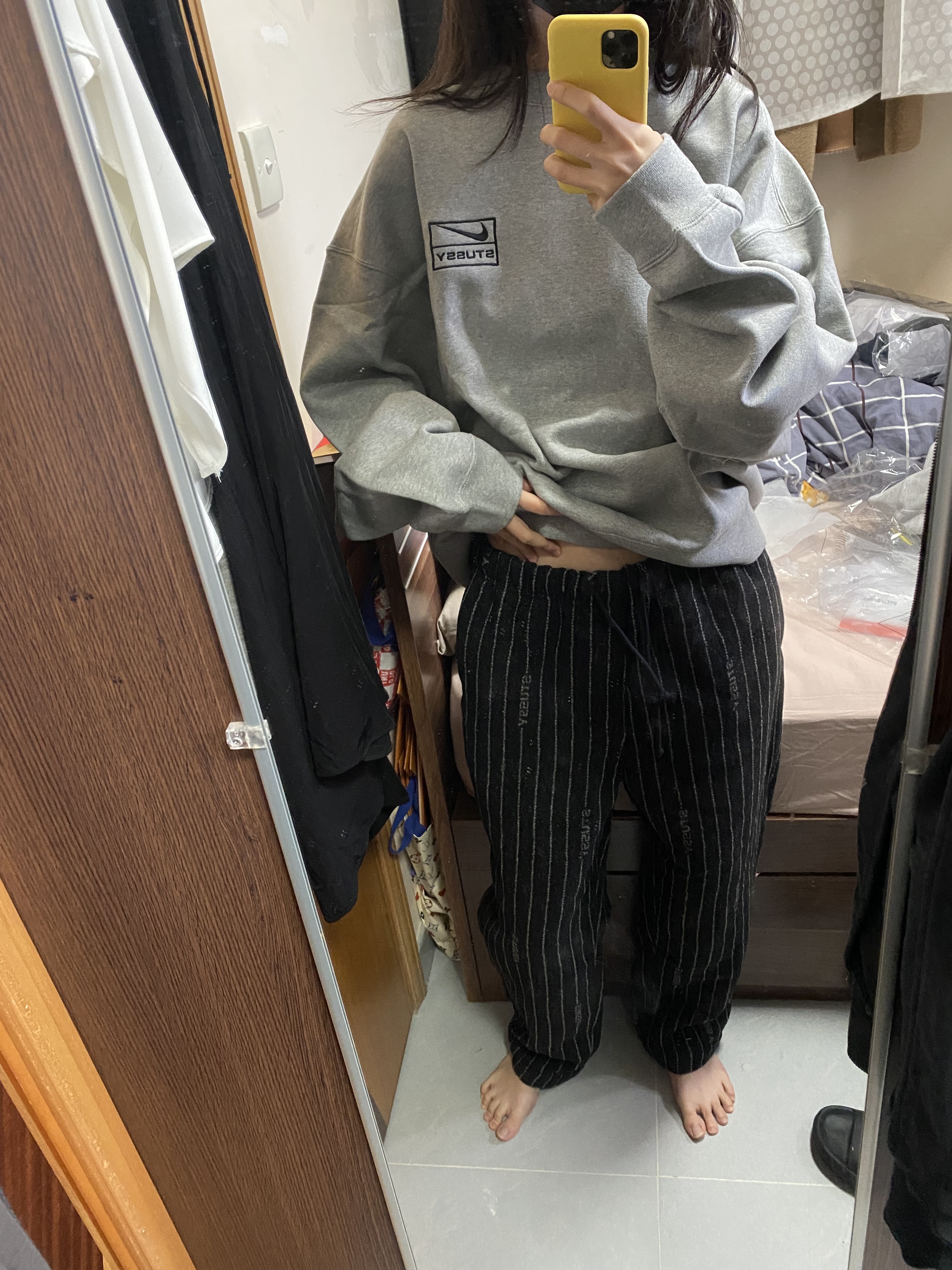 Nike x Stussy NRG Fleece Crewneck Dark Grey Heather (DO9337-063), Nike x Stussy NRG BR Crew Fleece Grey 착용 스타일