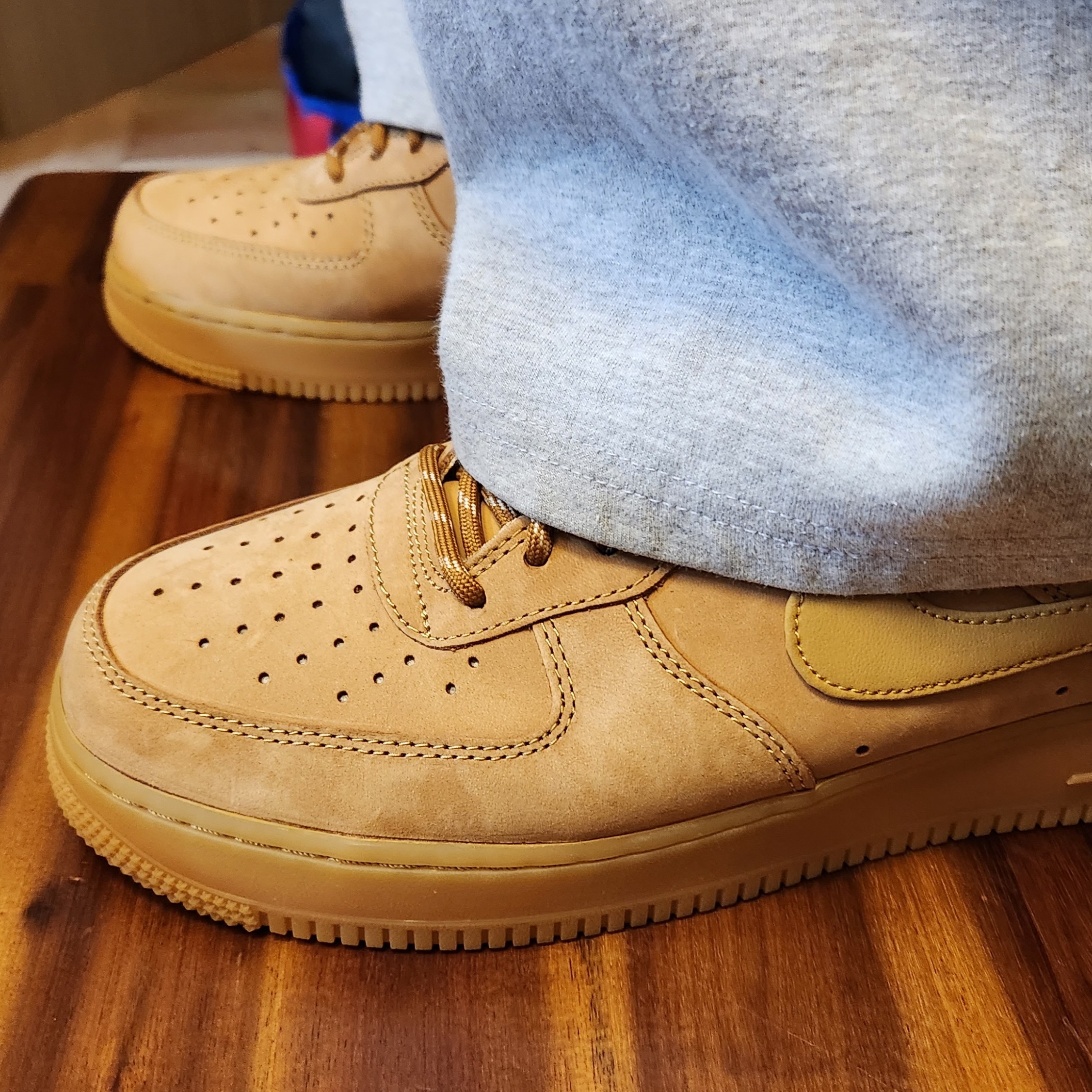 Nike Air Force 1 '07 WB Flax 착용 스타일 - 1