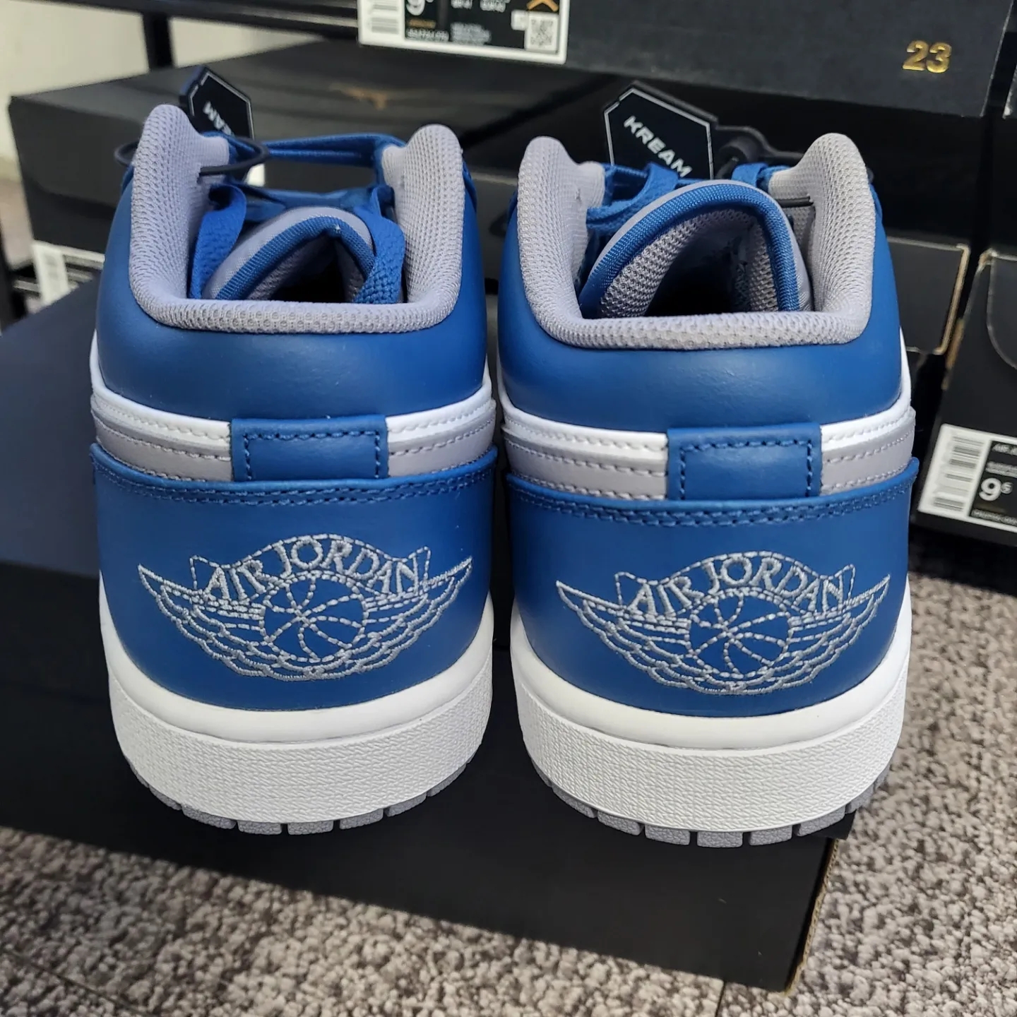 Jordan 1 Low True Blue Cement Grey 착용 스타일 - 2