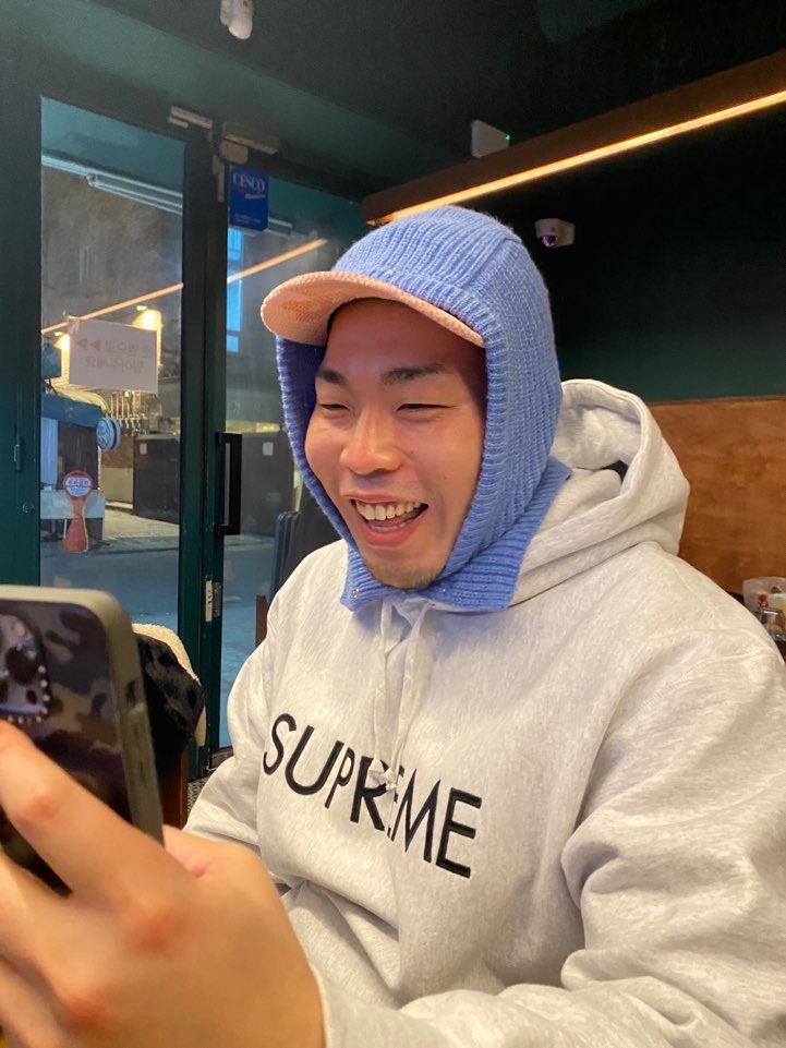 Supreme Capital Hooded Sweatshirt Ash Grey - 22FW, Supreme Camo Grid Velvet Camp Cap Pink Camo - 22FW 착용 스타일