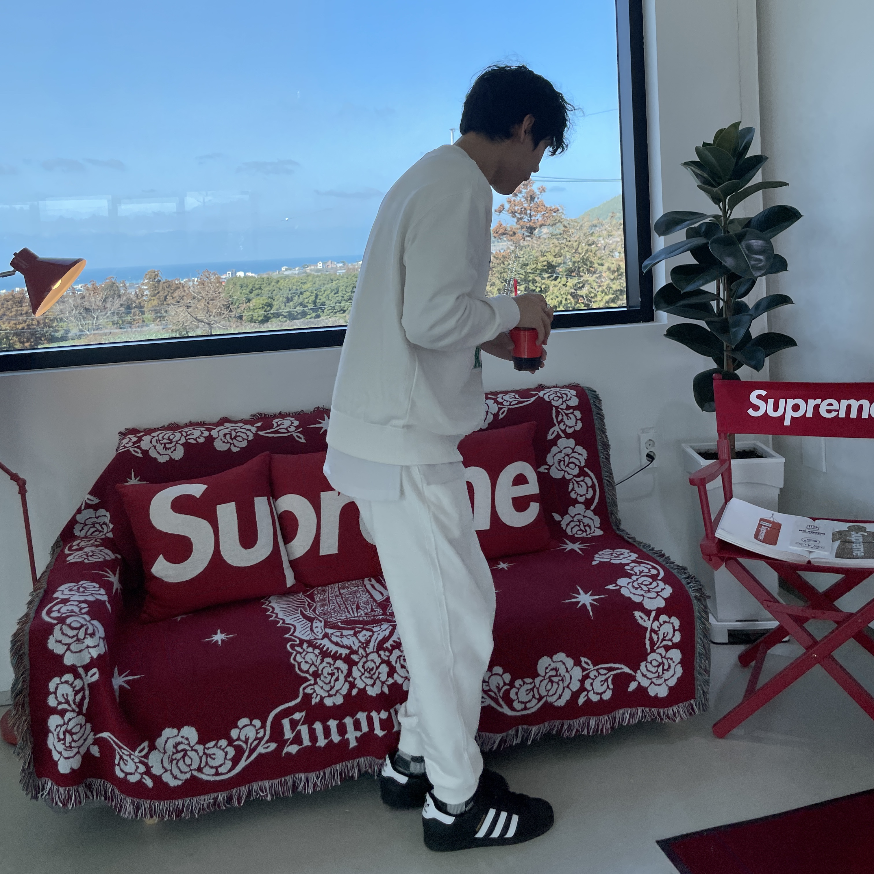 Adidas Superstar Core Black White 착용 스타일 - 3