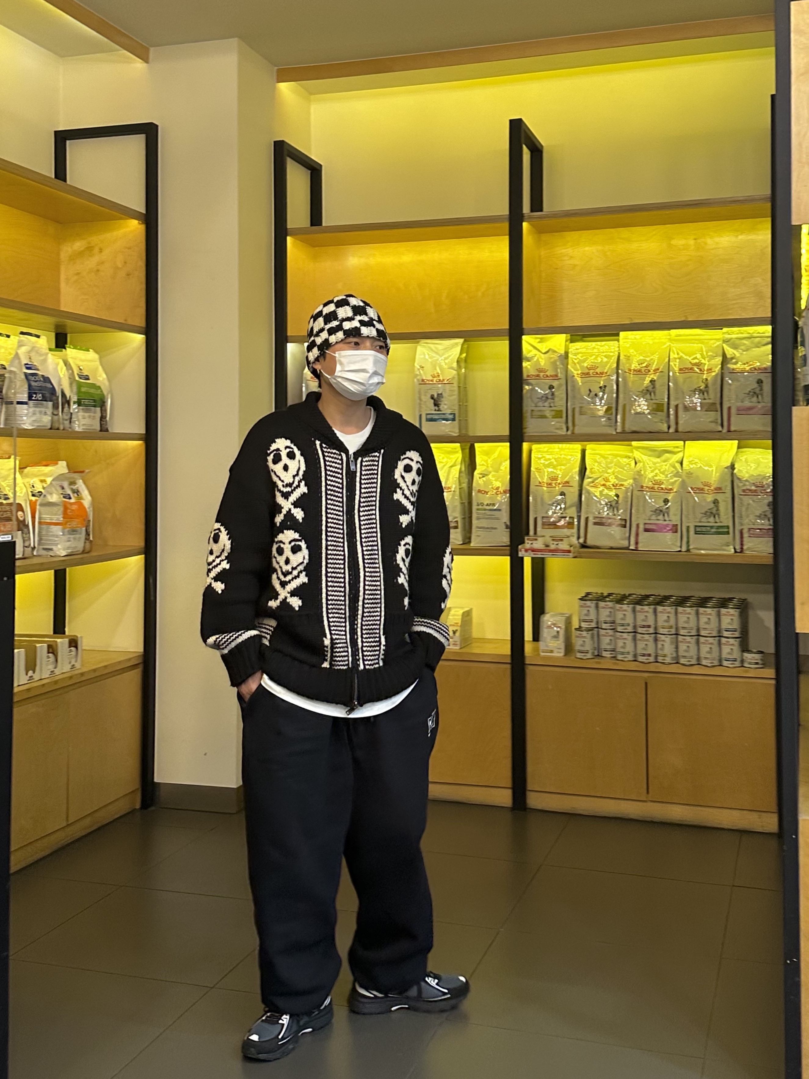 Asics Gel-Venture 6 Carrier Grey, Stussy Crochet Checkered Beanie Black 착용 스타일 - 4