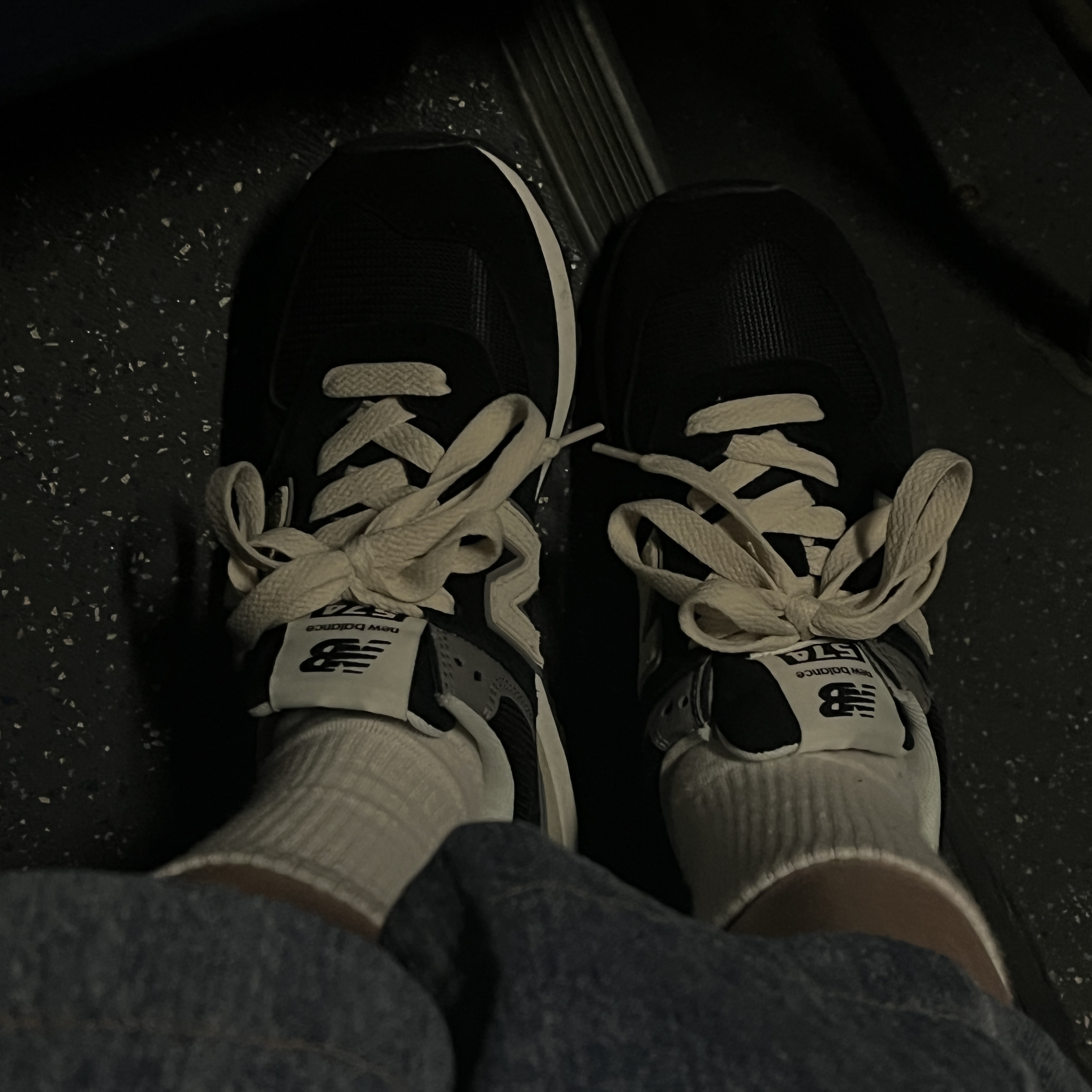 New Balance 574 Classics Reimagined Black 착용 스타일