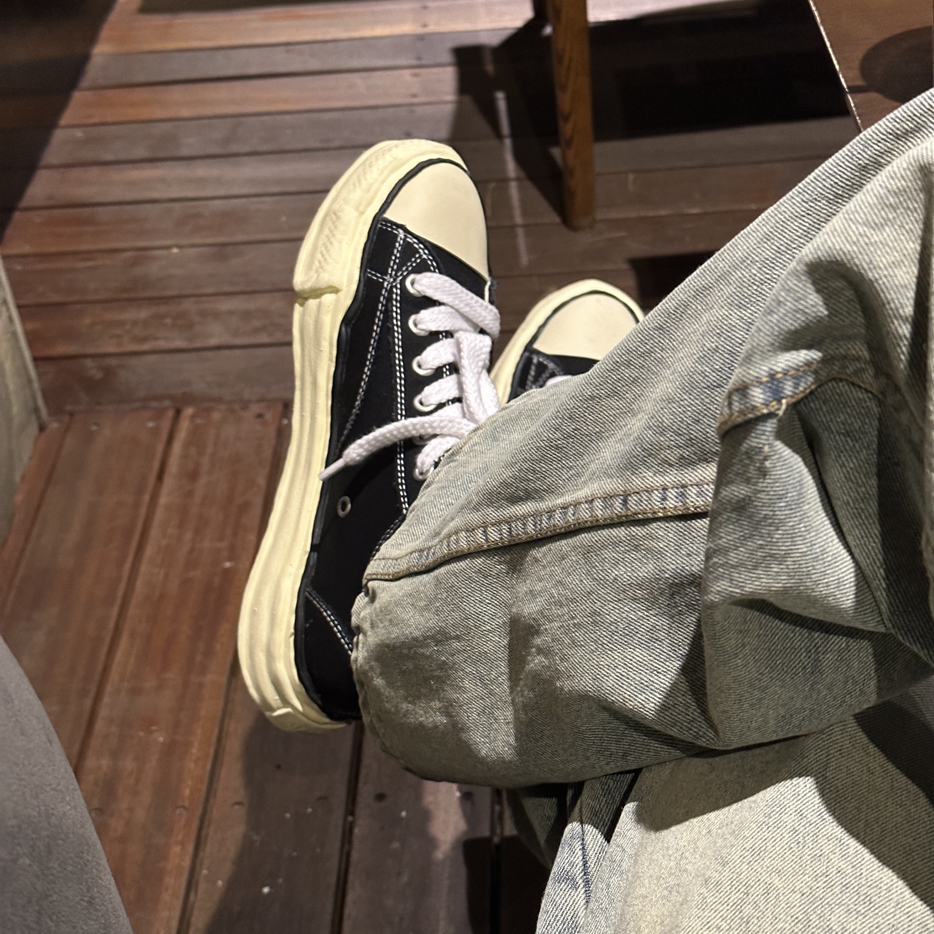 Maison Mihara Yasuhiro Peterson VL OG Sole Canvas Low-top Sneakers Black 착용 스타일