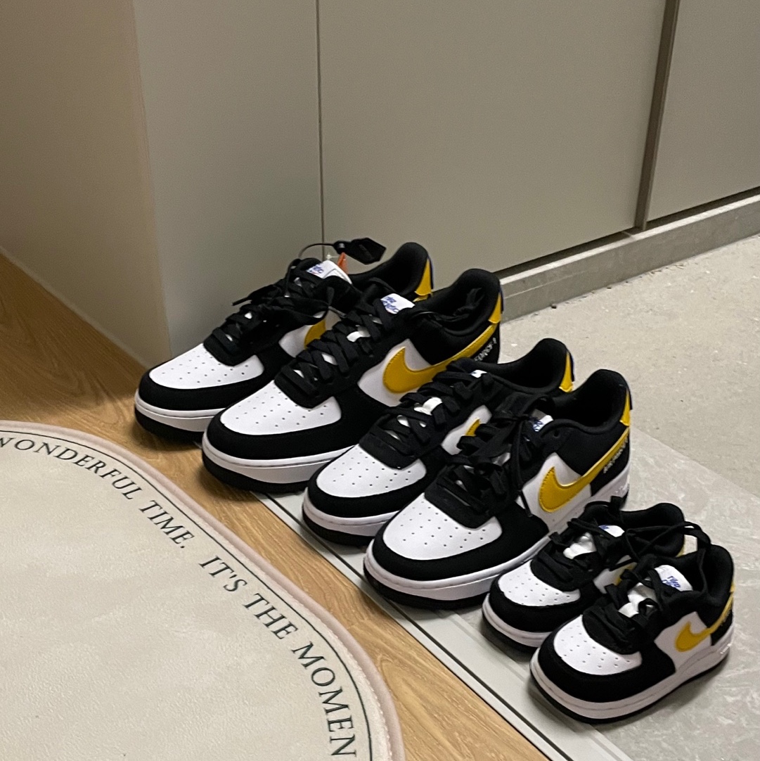 Nike Air Force 1 '07 LV8 Athletic Club Black Dark Sulfur 착용 스타일