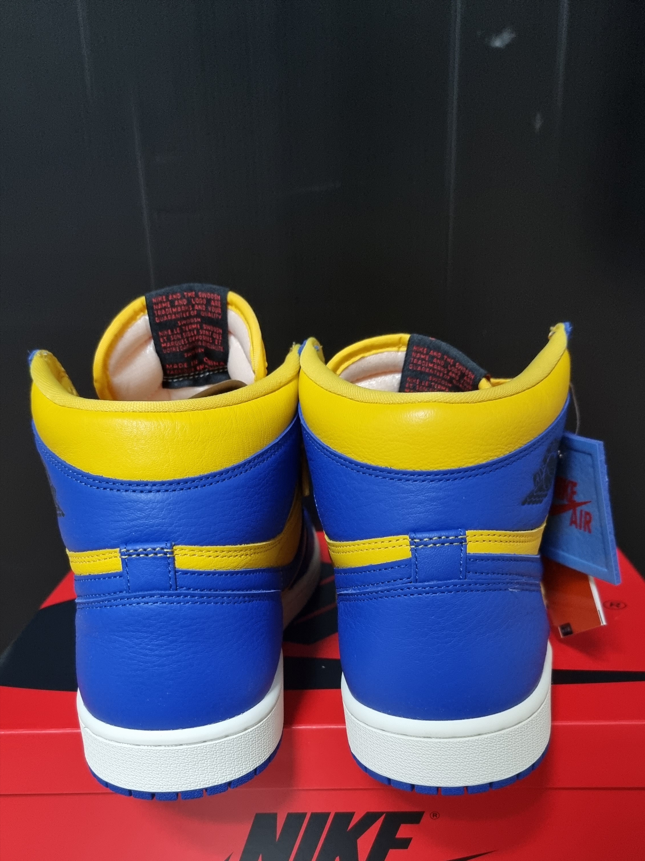 (W) Jordan 1 Retro High OG Game Royal and Varsity Maize 착용 스타일 - 3