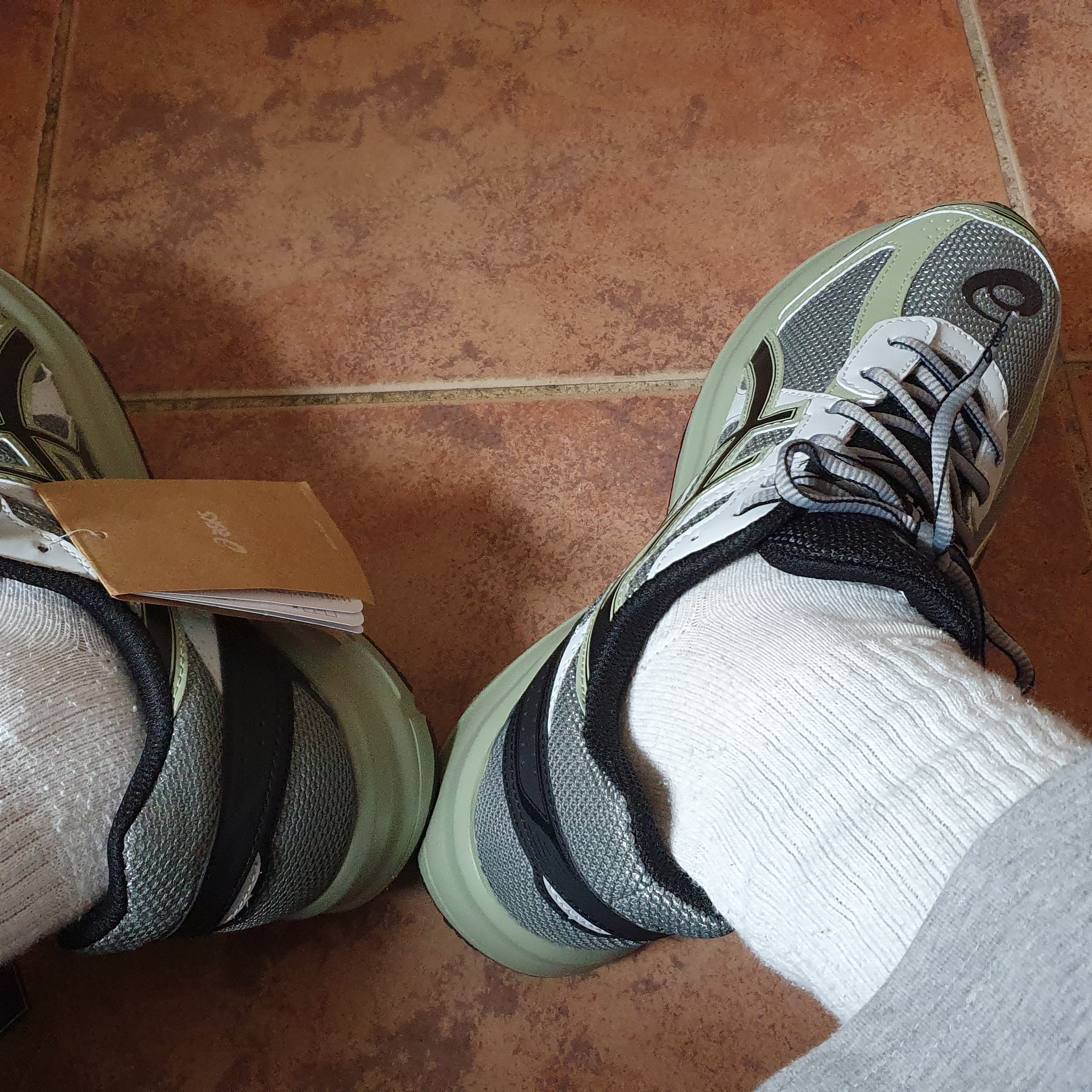 Asics Jog 100 S Sheet Rock - 2E Wide 착용 스타일