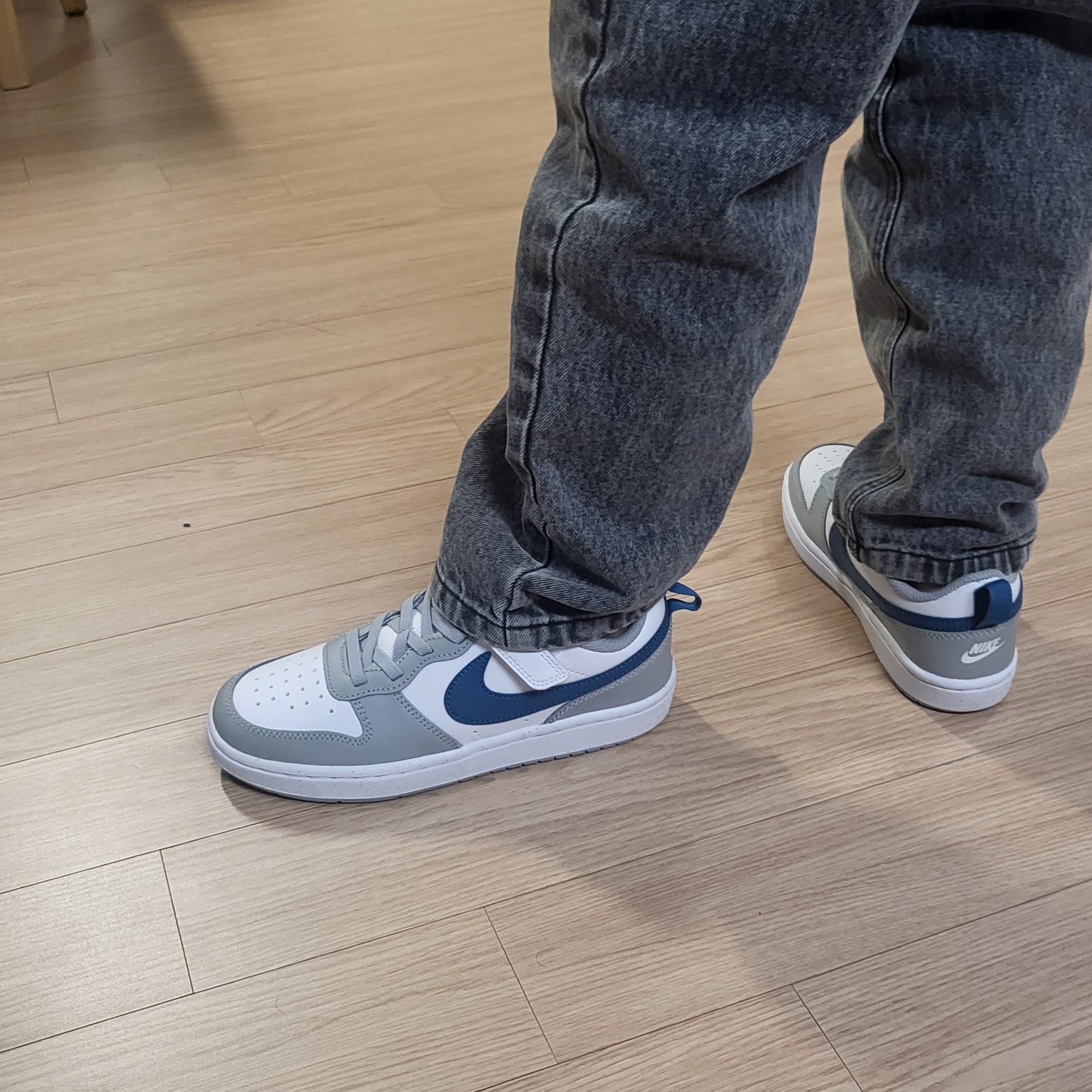 (PS) Nike Court Borough Low 2 Light Smoke Grey 착용 스타일 - 3