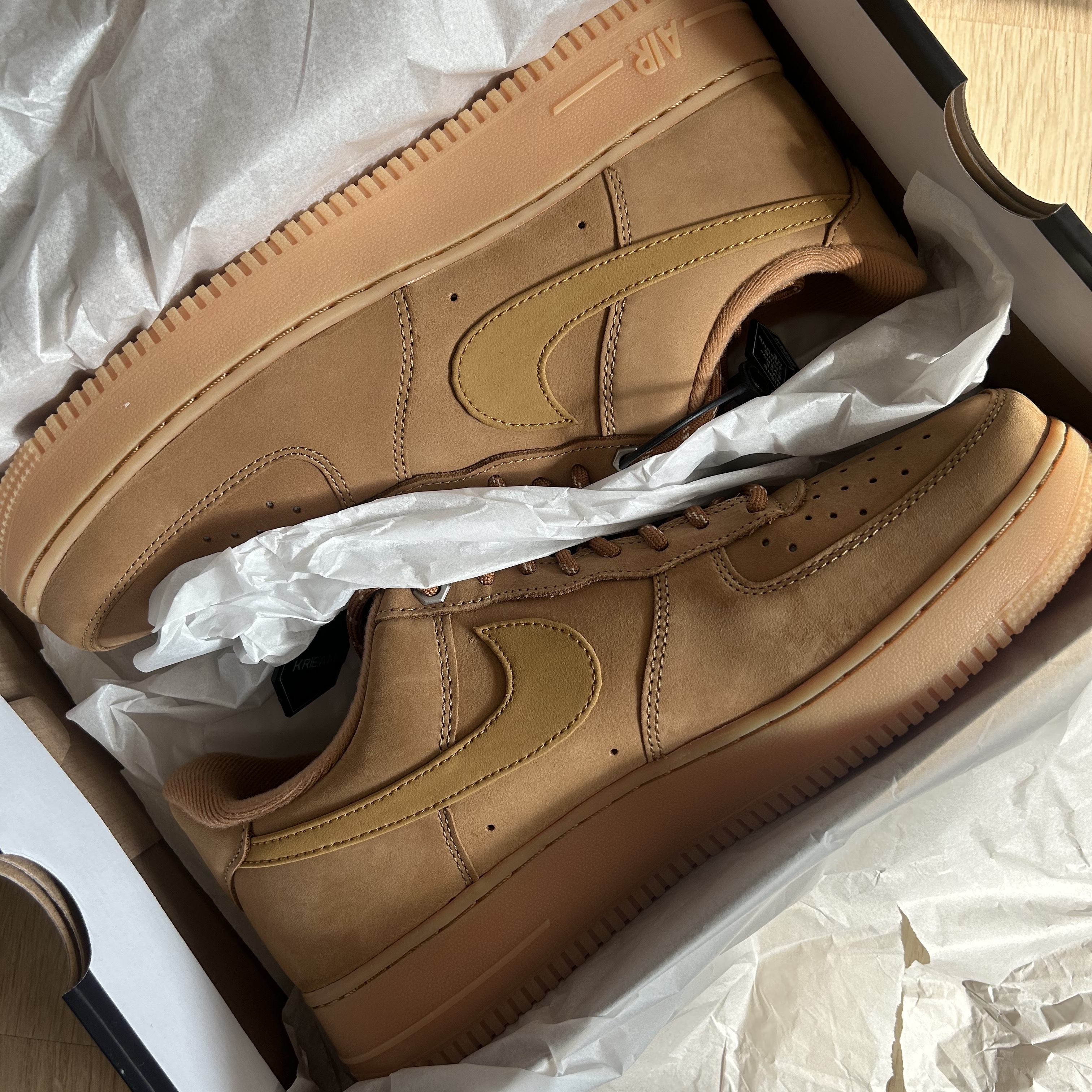 Nike Air Force 1 '07 WB Flax 착용 스타일 - 1