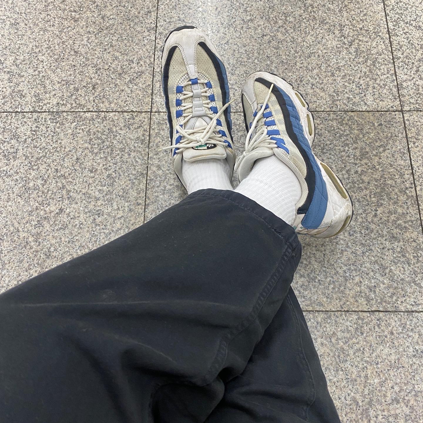 Nike Air Max 95 White Slate Blue 착용 스타일