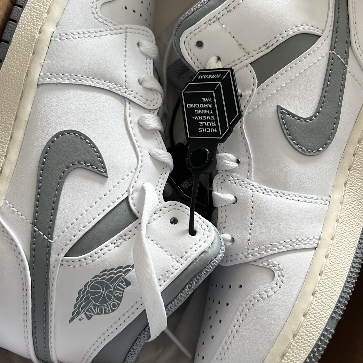 (GS) Jordan 1 Mid White Stealth 착용 스타일
